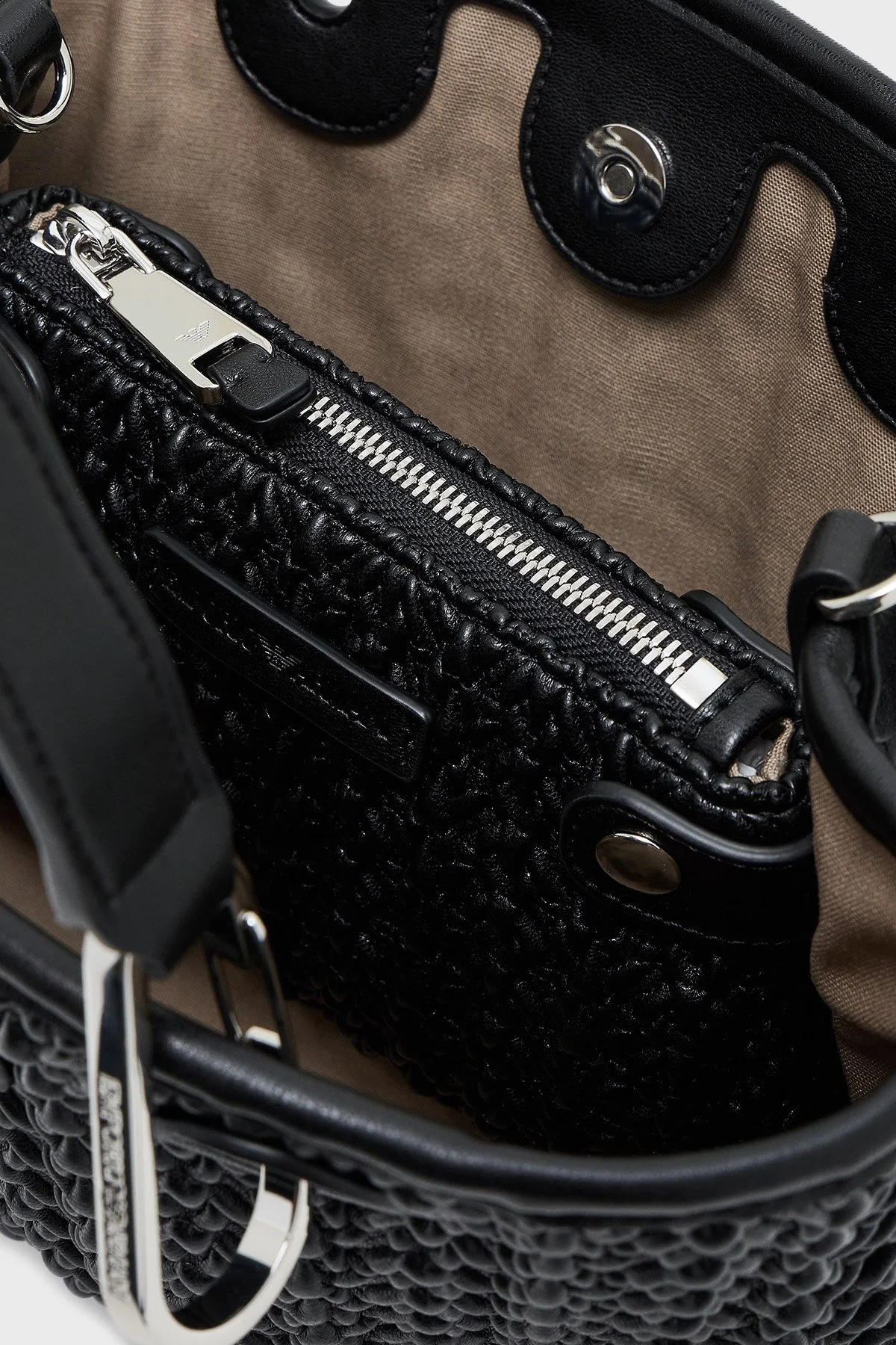 Emporio Armani 4G Kabartmalı Logolu Çıkarılabilir Askılı Kadın Çanta EW000361 AF18941 UC001 SİYAH - 4