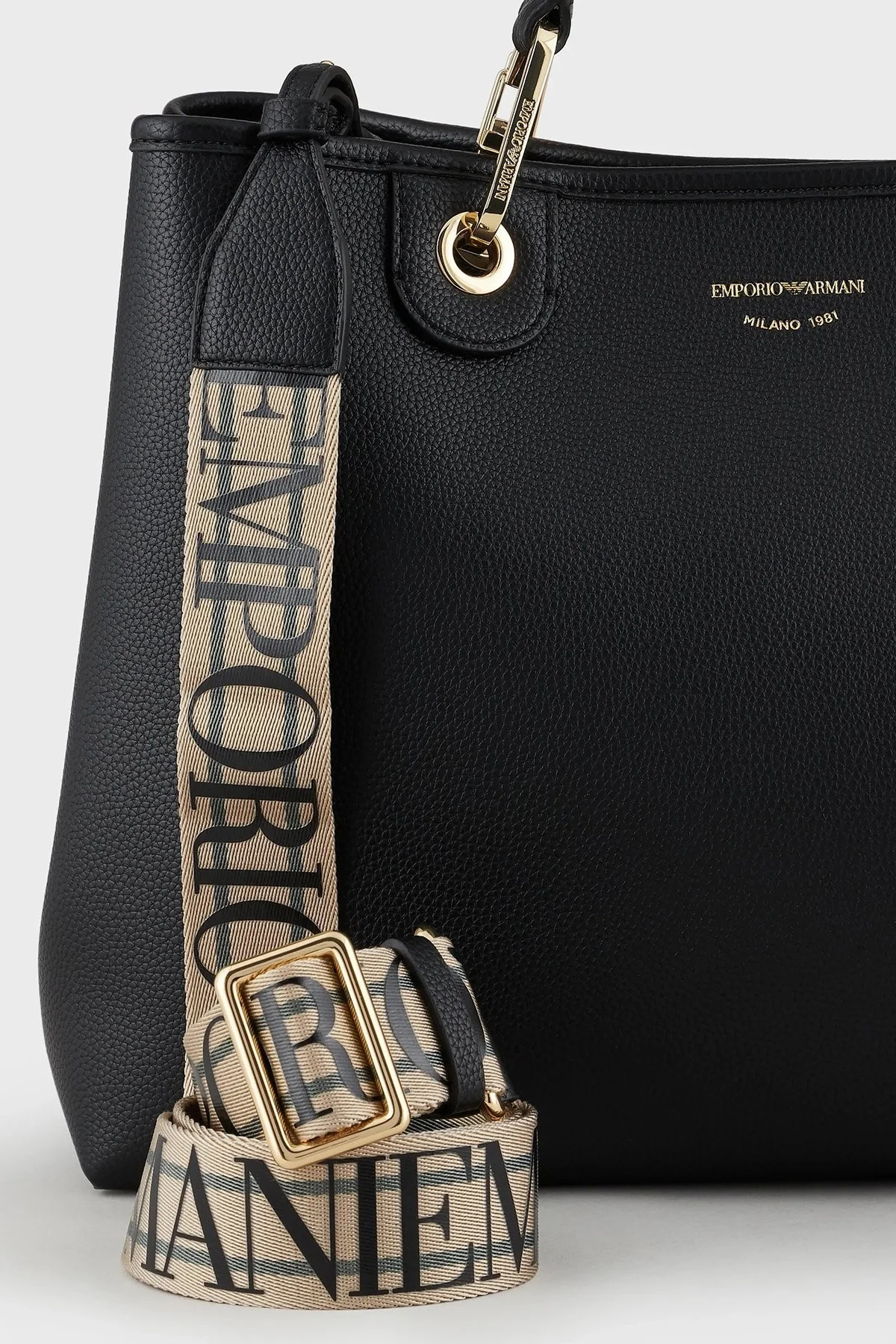 Emporio Armani Askı Detaylı Bayan Çanta Y3D165 YFO5B 85218 SİYAH - 6