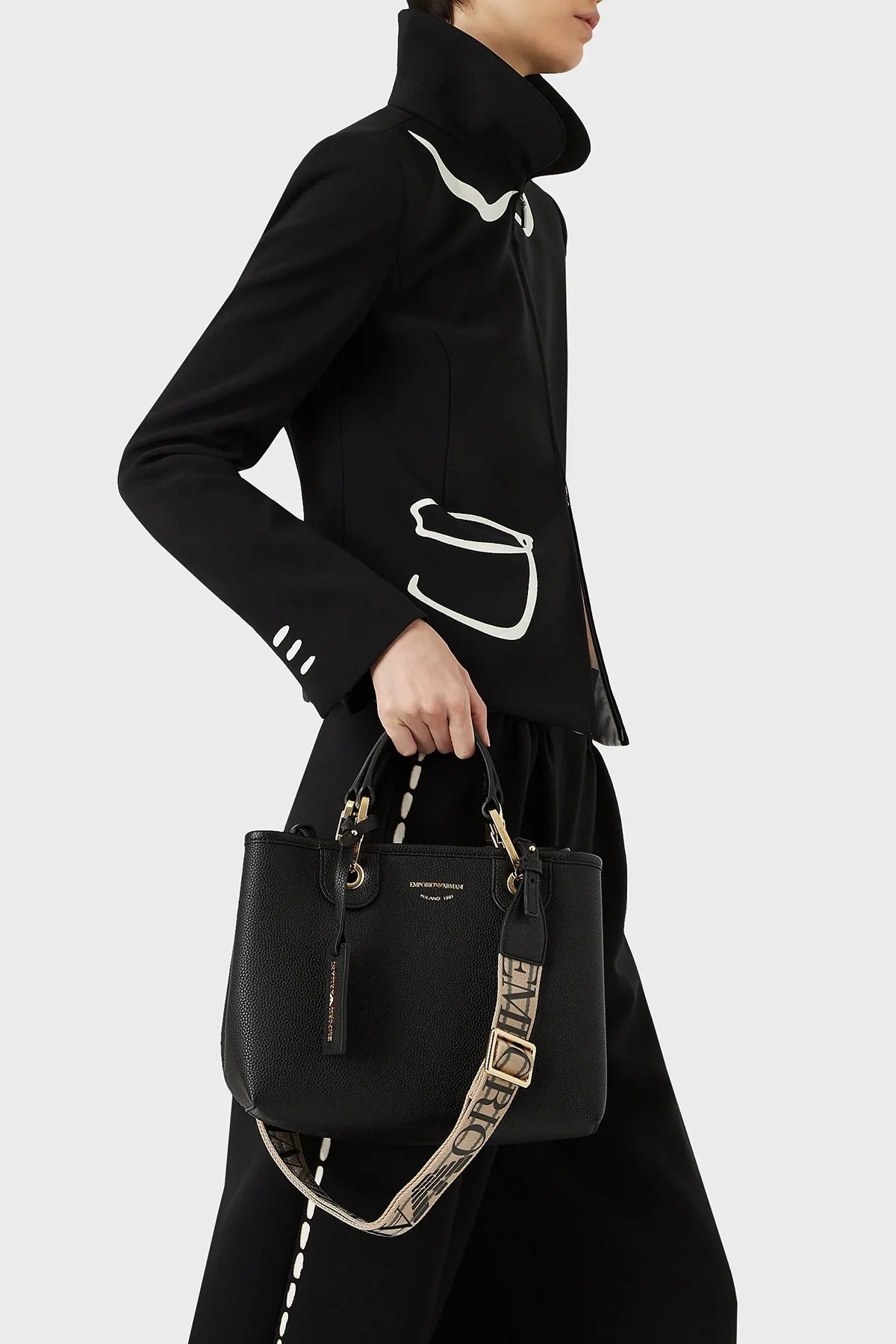 Emporio Armani Askı Detaylı Bayan Çanta Y3D166 YFO5B 85218 SİYAH - 2