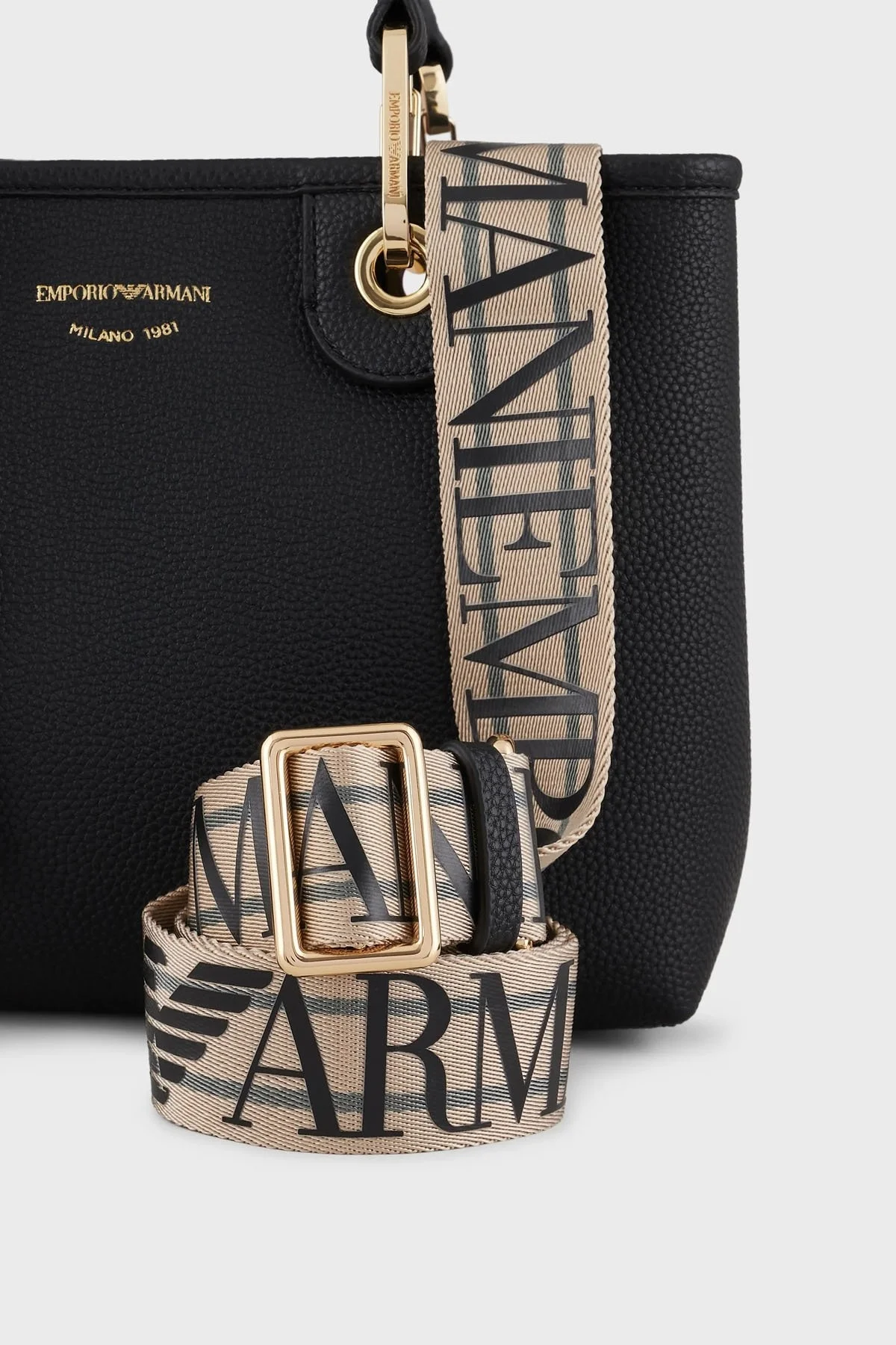 Emporio Armani Askı Detaylı Bayan Çanta Y3D166 YFO5B 85218 SİYAH - 6