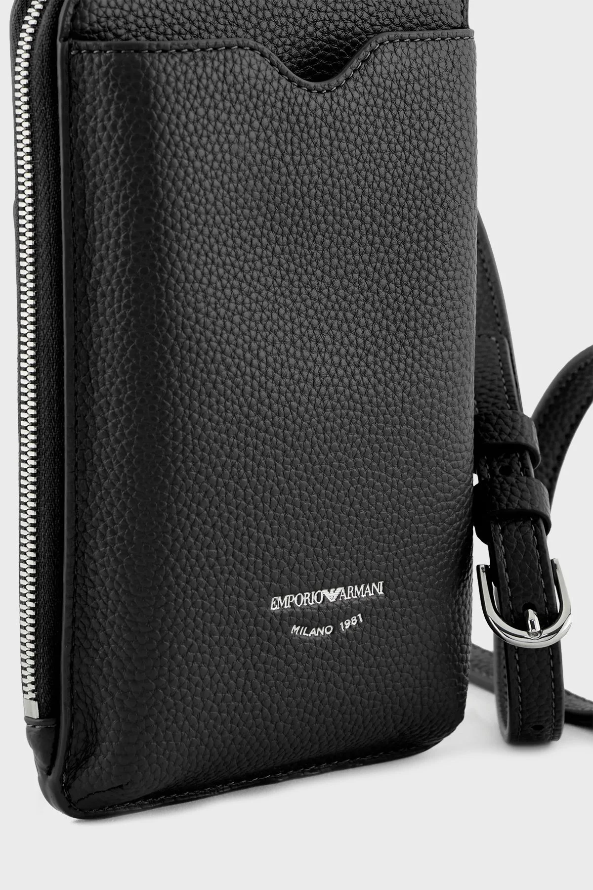 Emporio Armani Ayarlanabilir Askılı Bayan Telefon Çantası Y3H331 YWO3E 80001 SİYAH - 5