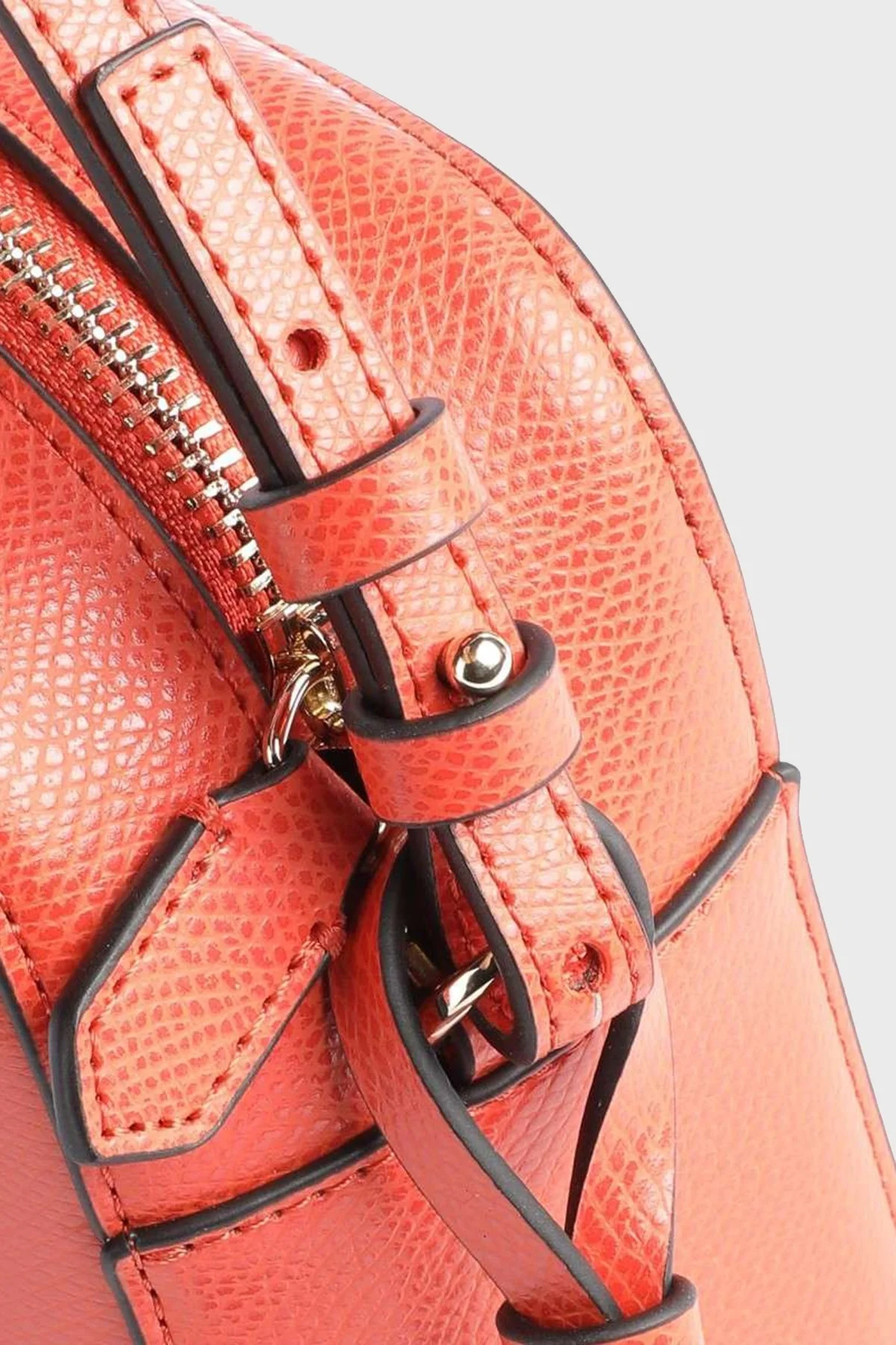 Emporio Armani Ayarlanabilir Askılı Fermuarlı Bayan Çanta Y3B092 YH15A 87138 MERCAN - 3