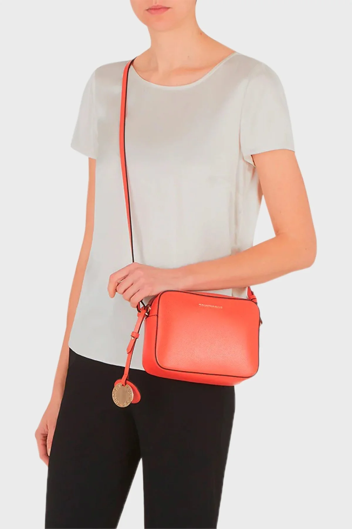 Emporio Armani Ayarlanabilir Askılı Fermuarlı Bayan Çanta Y3B092 YH15A 87138 MERCAN - 5