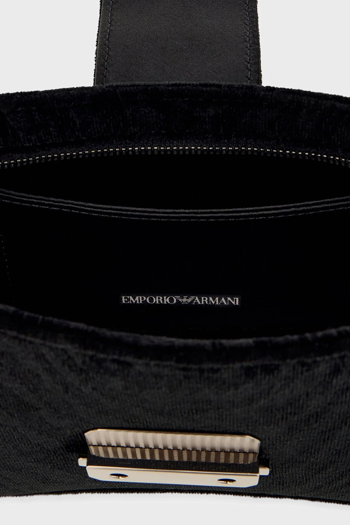 Emporio Armani Ayarlanabilir Askılı Kadife Kadın Çanta EW001778 AF28100 UC001 Siyah - 6