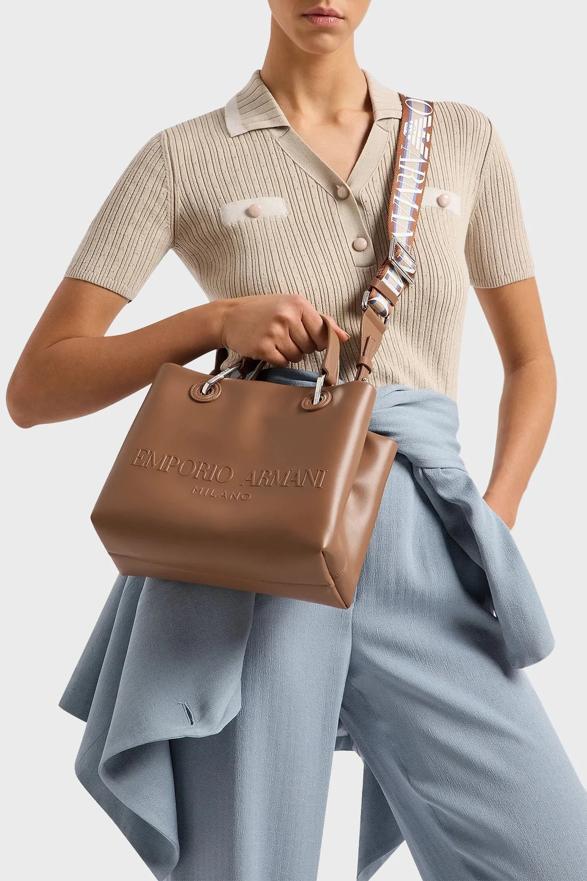 Emporio Armani Ayarlanabilir ve Çıkarılabilir Uzatma Askılı Bayan Çanta Y3D166 YWN3E 80655 TABA - 2