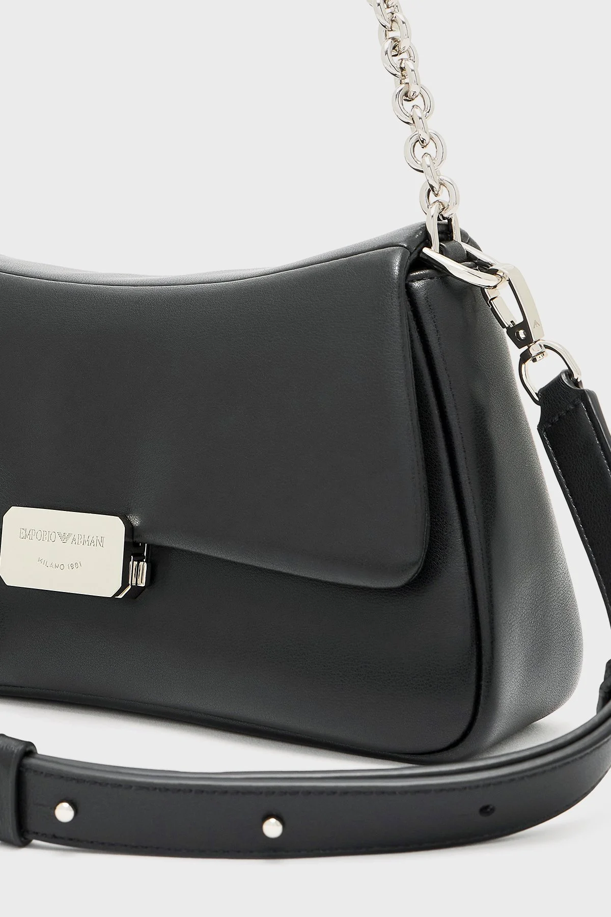 Emporio Armani Ayarlanabilir Zincir Askılı Bayan Çanta EW002644 AF18673 UC001 SİYAH - 7