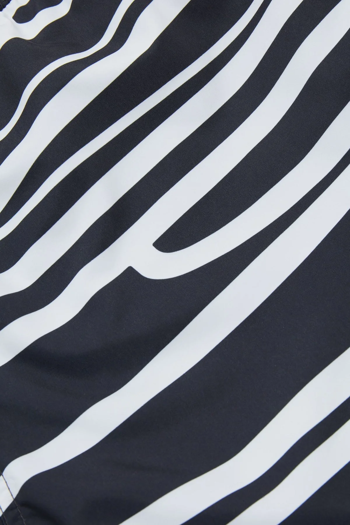 Emporio Armani Belden Bağlamalı Cepli Erkek Mayo Short S 211740 1P424 92220 SİYAH-BEYAZ - 3