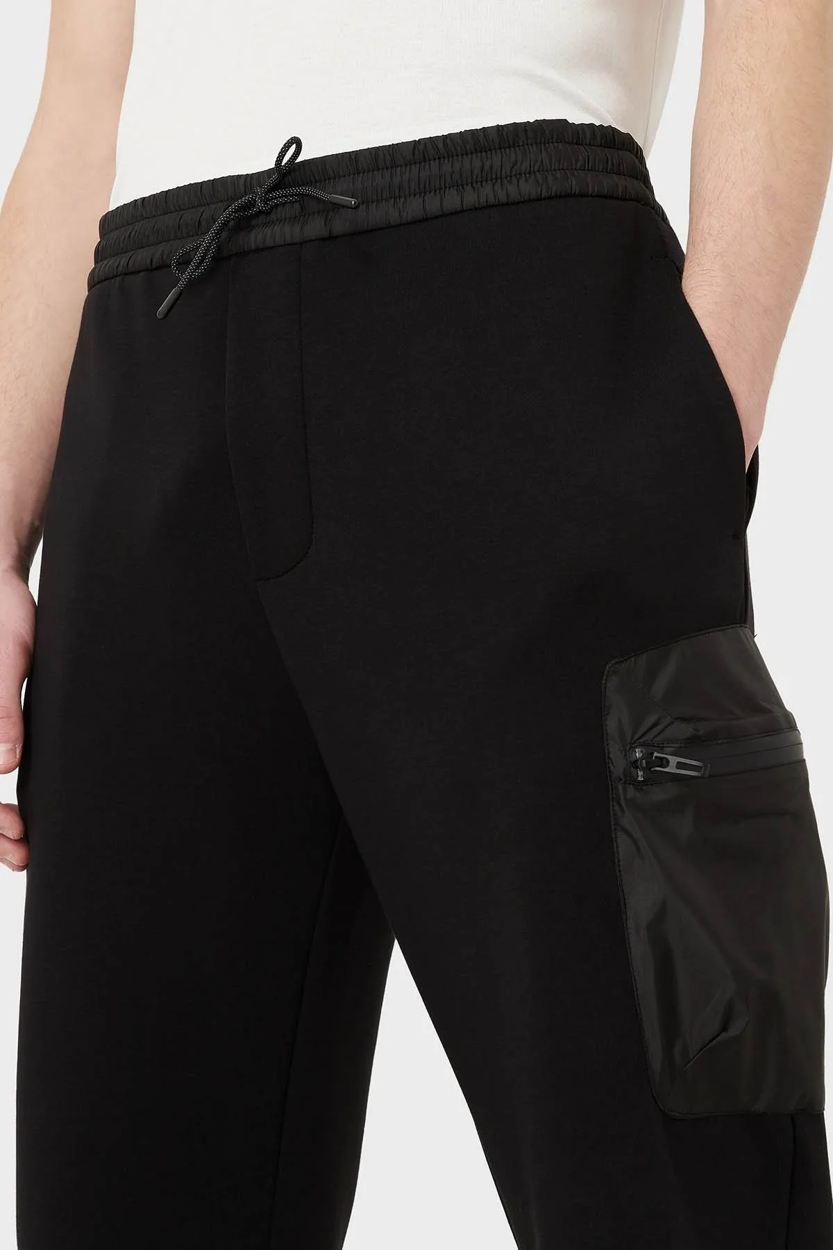 Emporio Armani Belden Bağlamalı Nefes Alabilen Çift Katmanlı Cepli Jogger Erkek Pantolon 3R1PZ1 1JHSZ 0999 SİYAH - 4