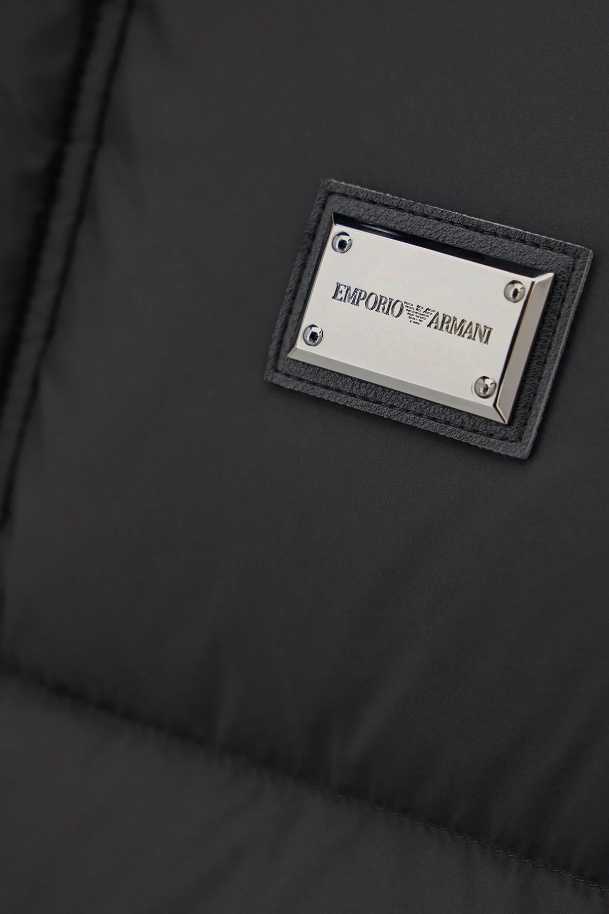 Emporio Armani Çıkarılabilir Kapüşonlu Yaka Kuş Tüyü Dolgulu Şişme Erkek Mont EM006745 AF18231 UC001 Siyah - 8