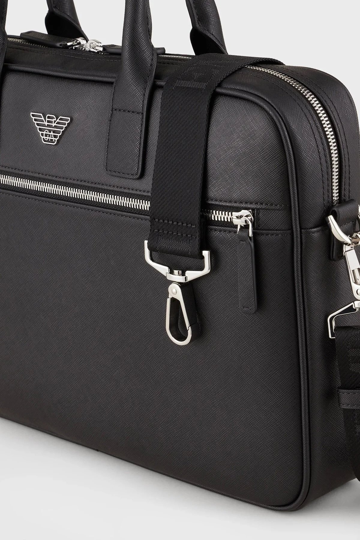 Emporio Armani Çıkarılabilir Uzatma Askılı Fermuarlı Laptop Erkek Çanta Y4P119 Y138E 81072 SİYAH - 11