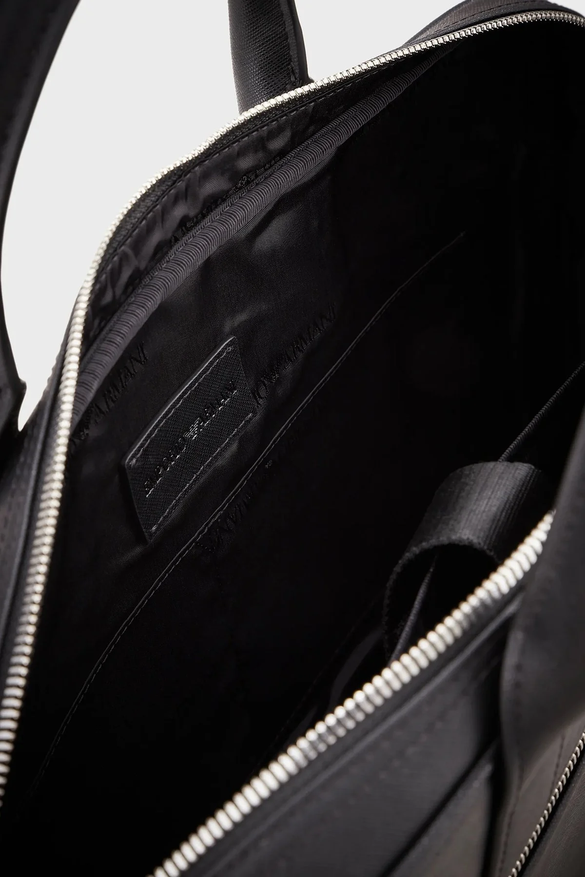 Emporio Armani Çıkarılabilir Uzatma Askılı Fermuarlı Laptop Erkek Çanta Y4P119 Y138E 81072 SİYAH - 12