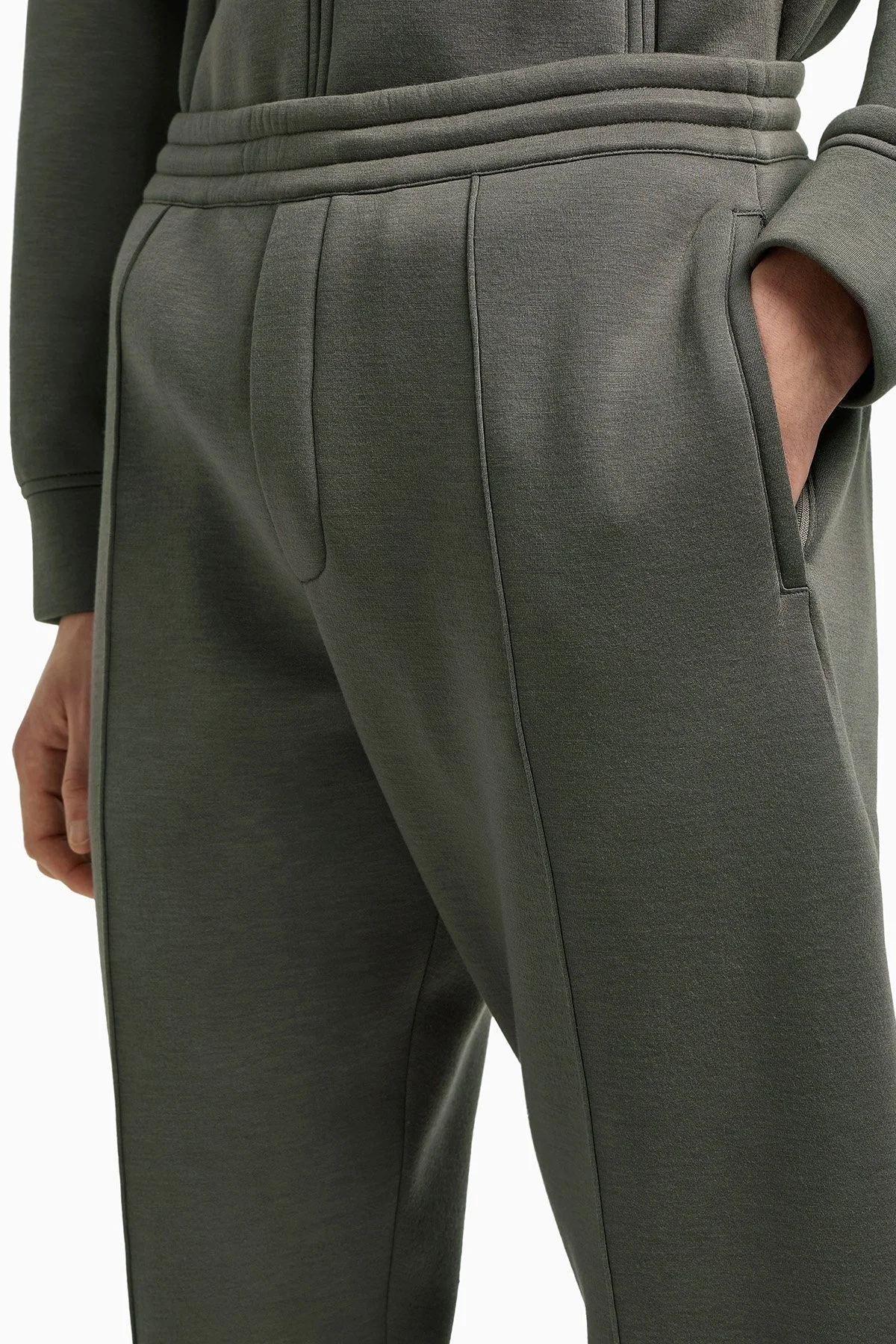 Emporio Armani Çimalı Regular Fit Normal Bel Jogger Erkek Pantolon EM003051 AF17545 U8143 HAKİ - 4