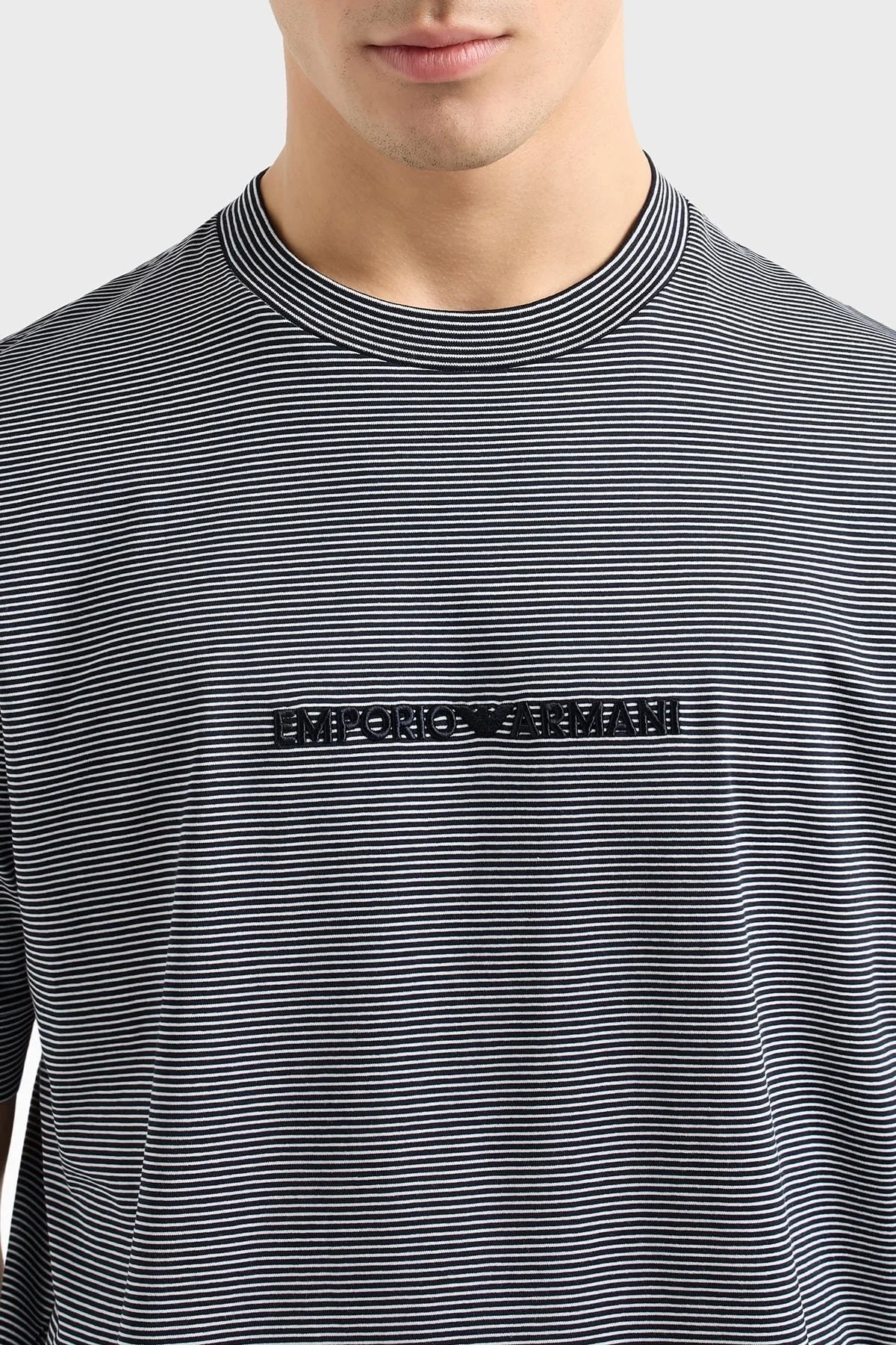 Emporio Armani Çizgili % 100 Pamuk Regular Fit Sıfır Yaka Erkek T Shirt EM000824 AF12927 F0088 LACİVERT-BEYAZ - 9