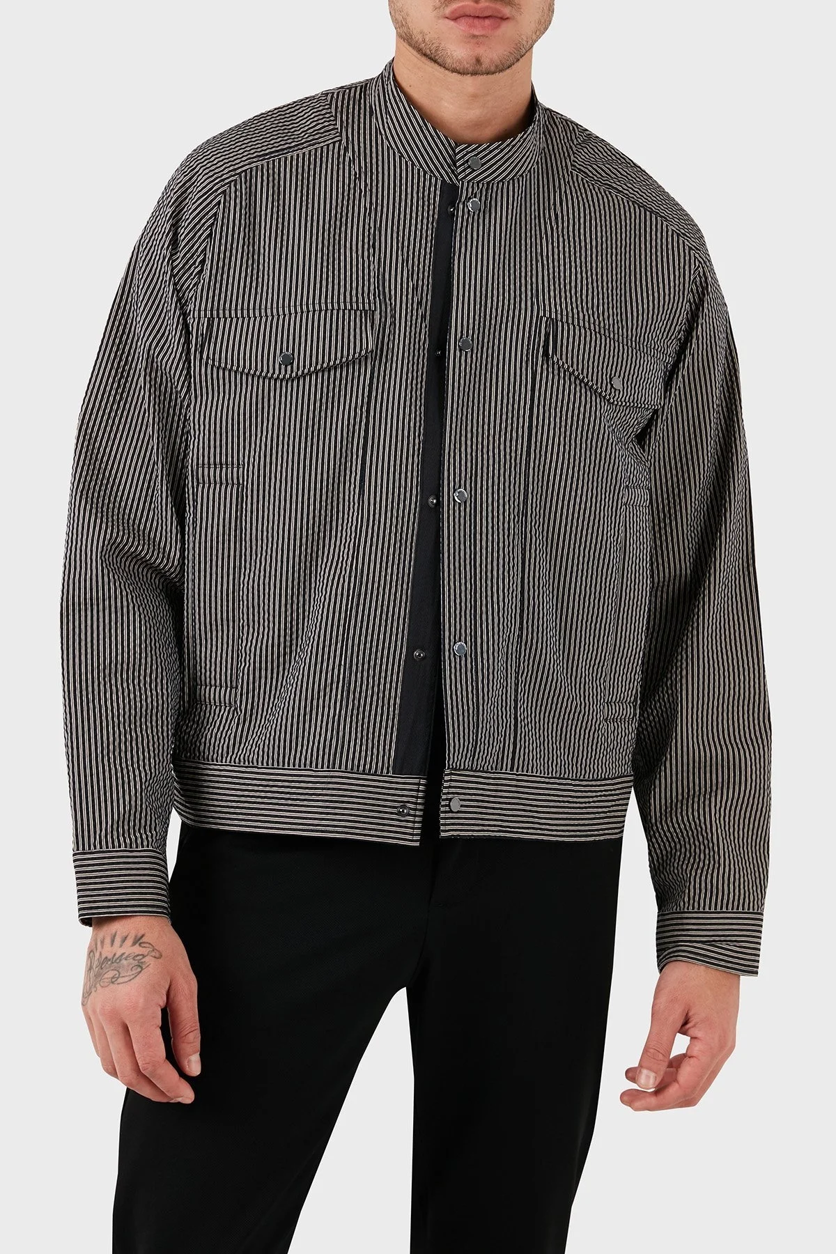 Emporio Armani Çizgili Dik Yaka Regular Fit Mevsimlik Erkek Mont 3D1BL6 1NPIZ F014 SİYAH - 2