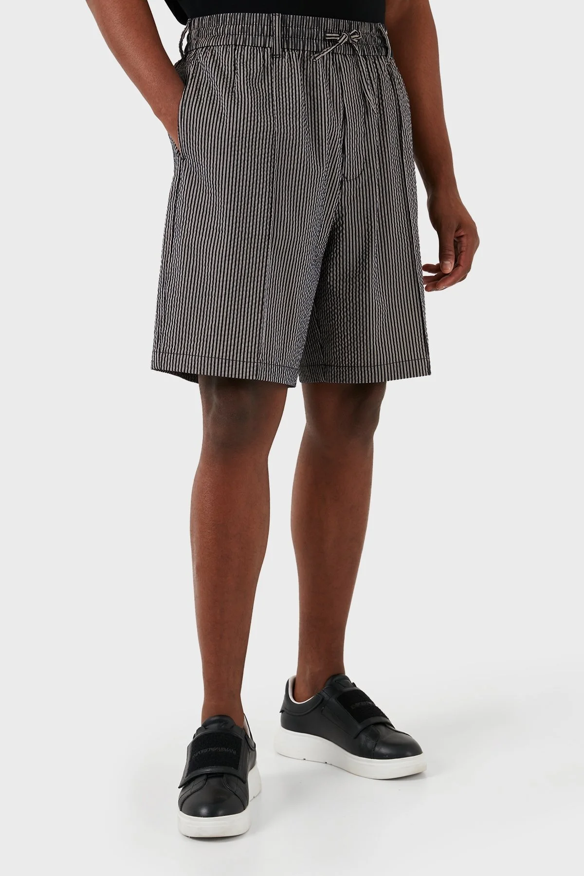 Emporio Armani Çizgili Gofre Relaxed Fit Erkek Short 3D1PE2 1NPIZ F014 SİYAH-BEYAZ - 4