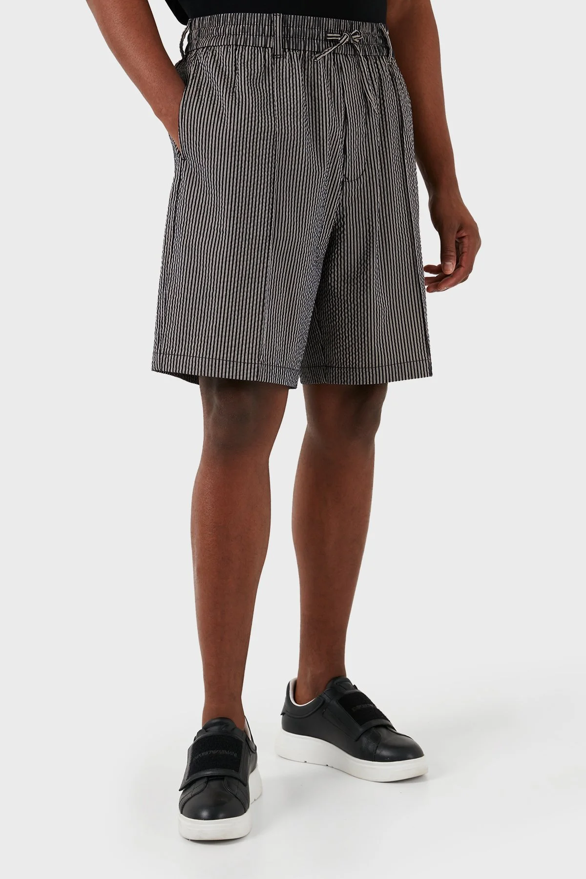 Emporio Armani Çizgili Gofre Relaxed Fit Erkek Short 3D1PE2 1NPIZ F014 SİYAH-BEYAZ - 4