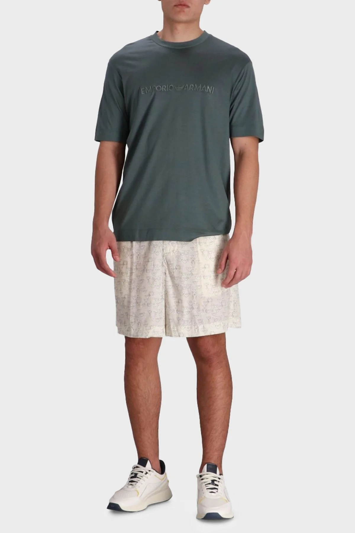 Emporio Armani Comfort Fit Lastikli Bel Kartal Logolu Bermuda Erkek Short EM001846 AF15260 MB046 BEYAZ - 5