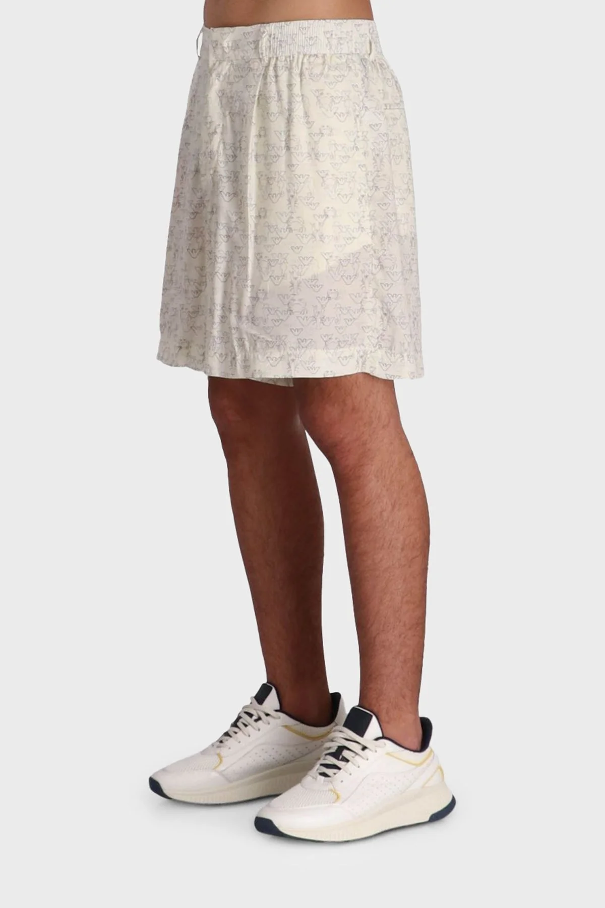 Emporio Armani Comfort Fit Lastikli Bel Kartal Logolu Bermuda Erkek Short EM001846 AF15260 MB046 BEYAZ - 6