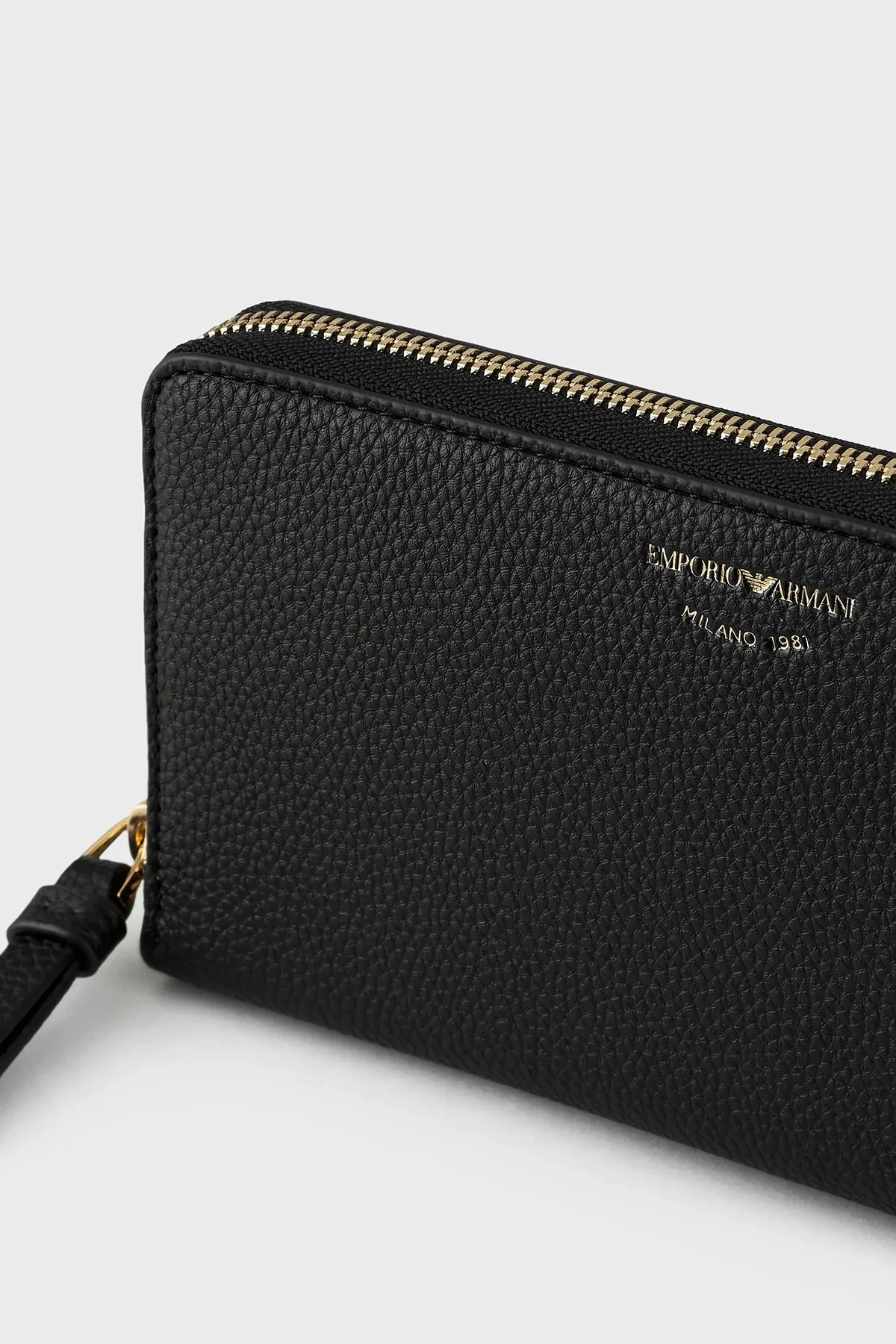 Emporio Armani Logolu Çok Bölmeli Bayan Cüzdan Y3H168 YFW9B 80001 SİYAH - 4