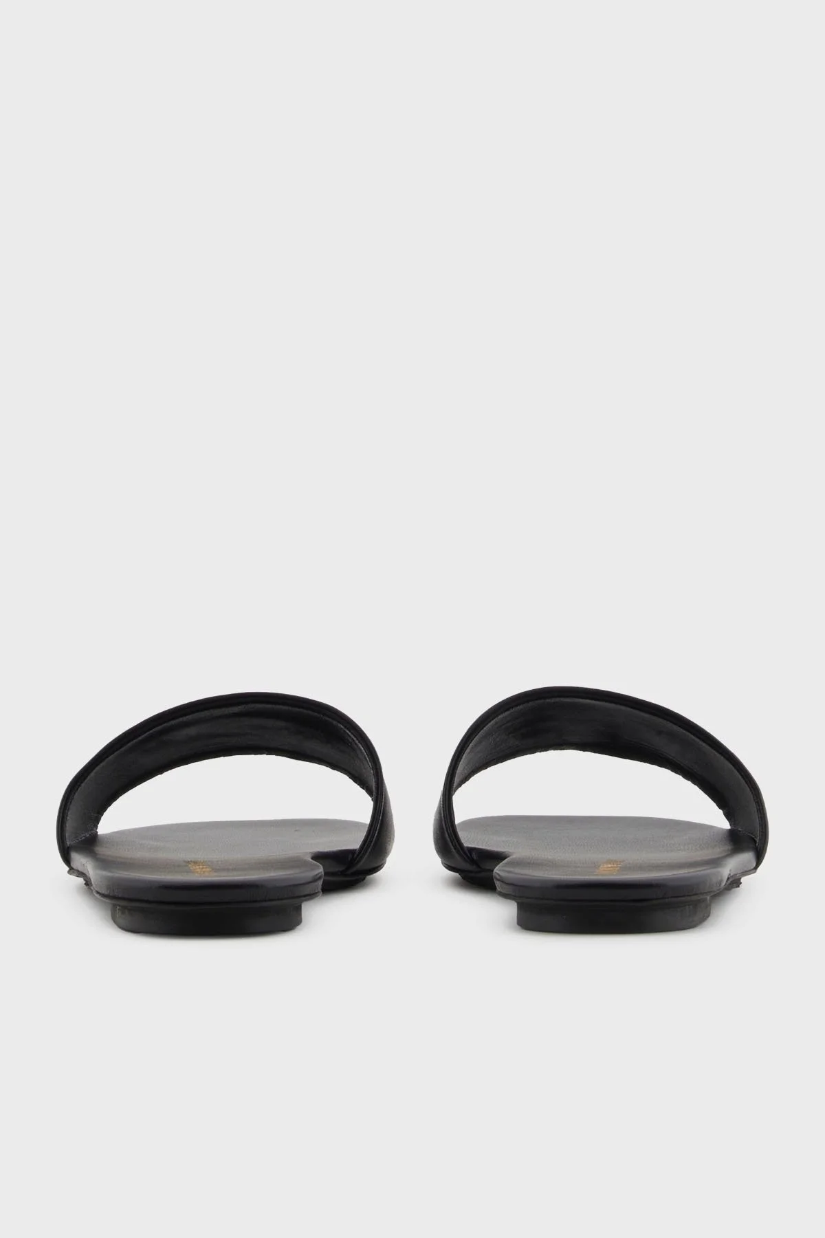 Emporio Armani Deri Logolu Bayan Terlik X3P846 XF271 00002 SİYAH - 10