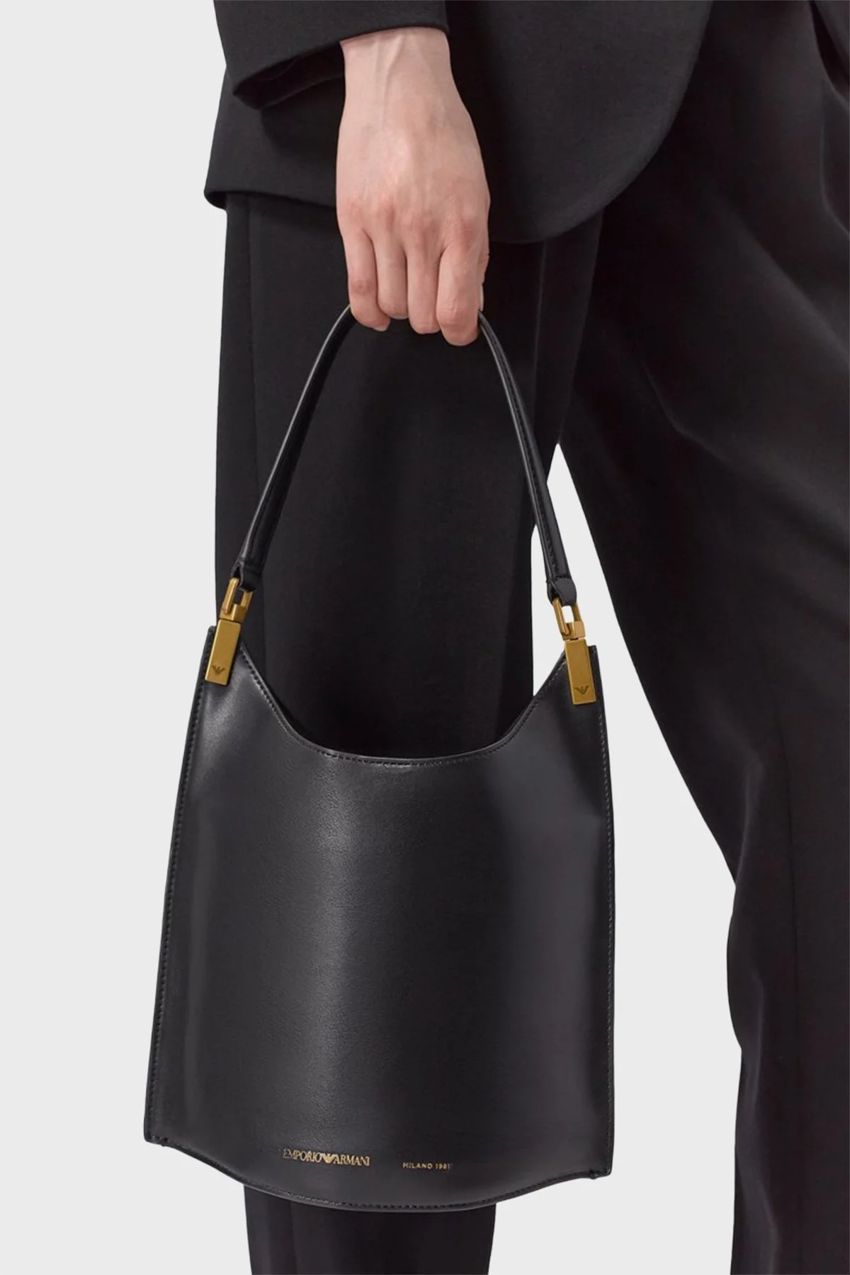 Emporio Armani Deri Omuz Askılı Bayan Çanta EW001948 AF13383 UC001 SİYAH - 10