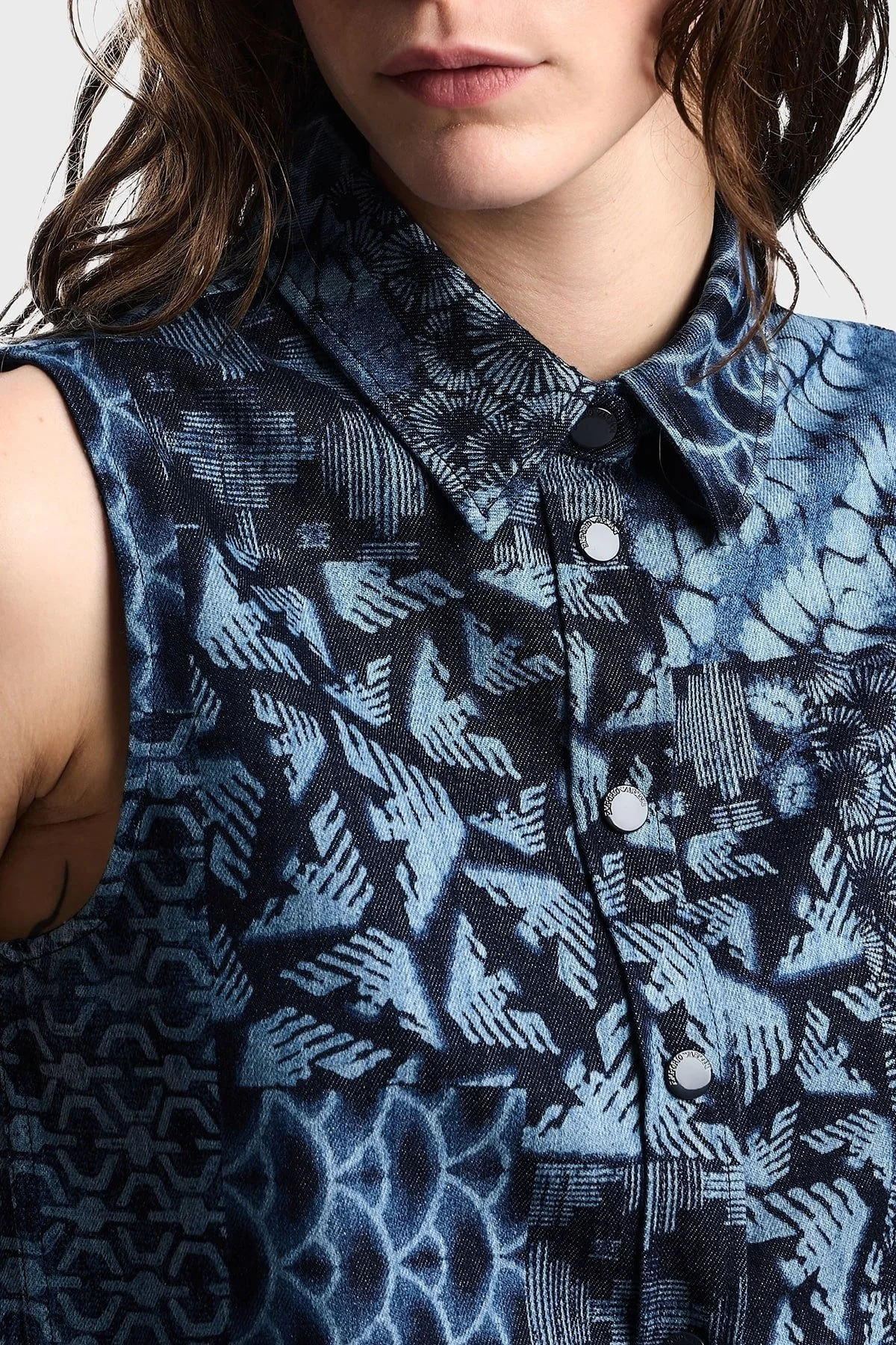 Emporio Armani Desenli % 100 Pamuk Regular Fit Kot Bayan Gömlek EW000755 AF12438 FB057 LACİVERT - 9