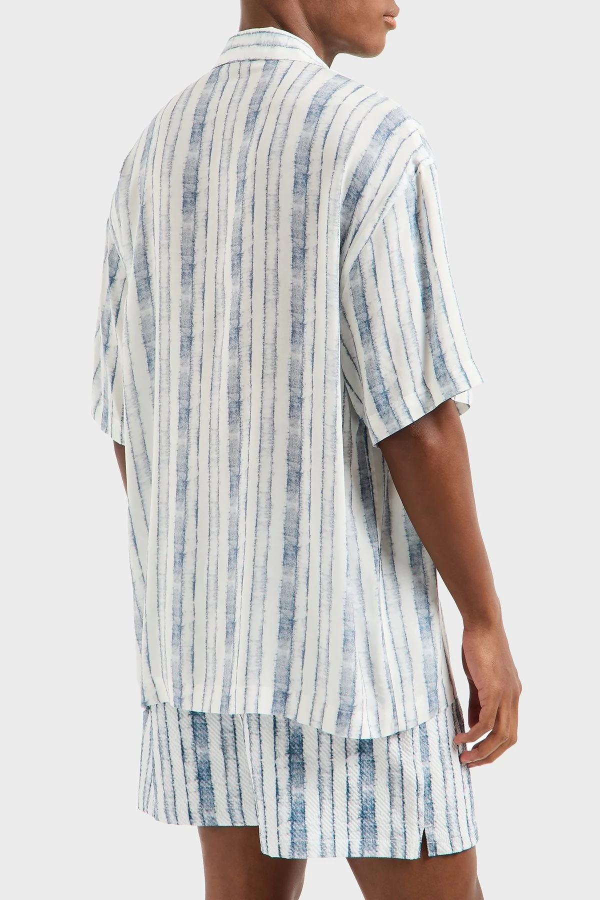 Emporio Armani Desenli Comfort Fit Apaş Yaka Kısa Kollu Erkek Gömlek EM000593 AF12351 F0027 BEYAZ-MAVİ - 2