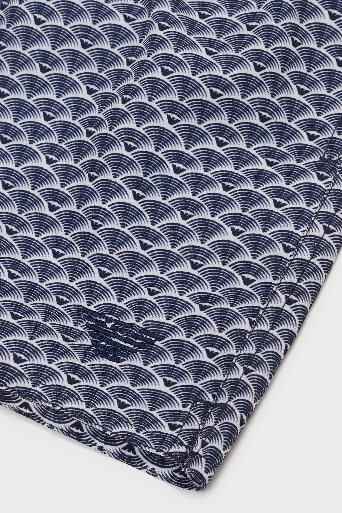 Emporio Armani Desenli Deniz Şortu Belden Bağlamalı Erkek Mayo Short 211740 3R428 00010 BEYAZ - 3