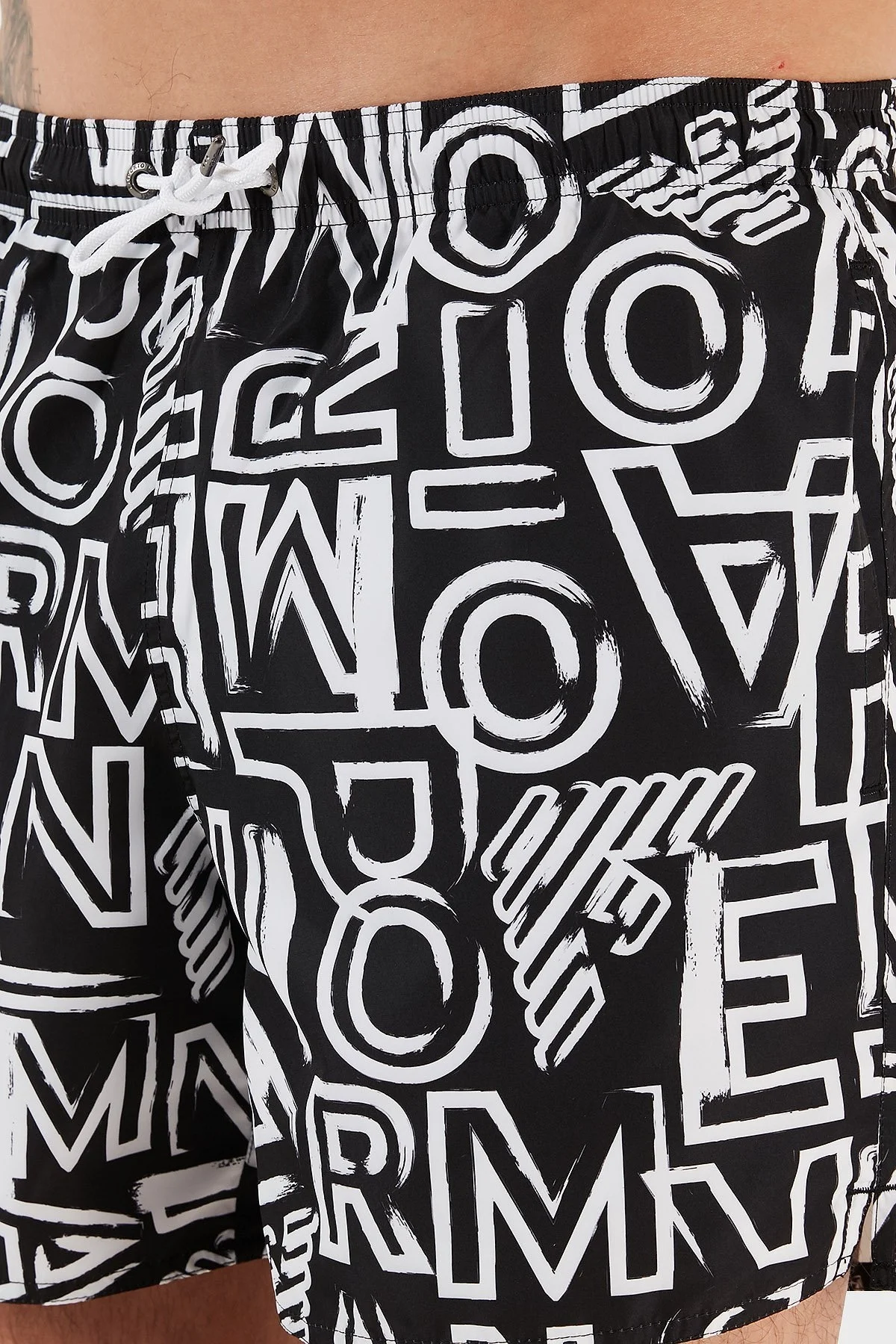 Emporio Armani Desenli Deniz Şortu Cepli Erkek Mayo Short 211740 3R435 00121 SİYAH-BEYAZ - 3