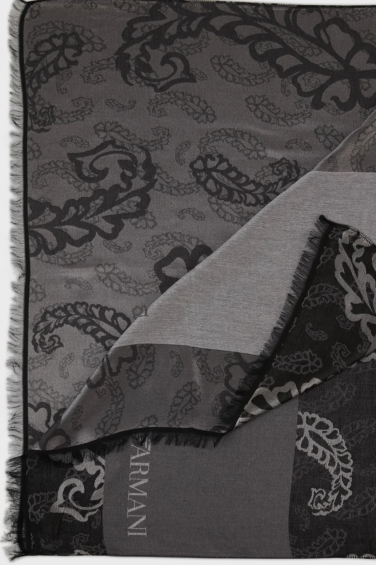 Emporio Armani Desenli Logo Detaylı 76x184 cm Unisex Şal 625205 2F338 00020 SİYAH - 3