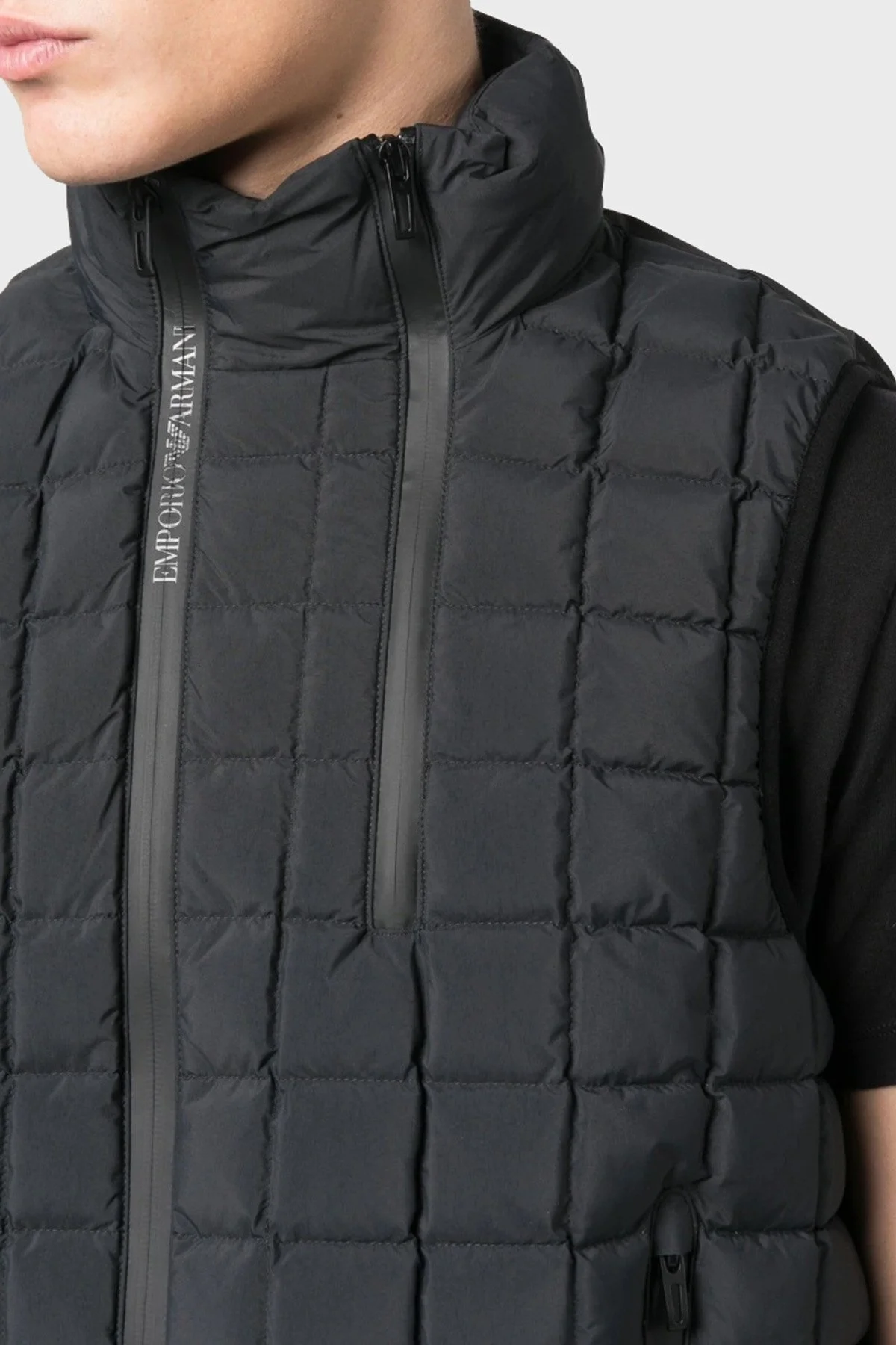 Emporio Armani Dik Yaka Kuş Tüyü Dolgulu Yalıtımlı Şişme Erkek Yelek 3R1BT2 1NSXZ 0999 SİYAH - 7