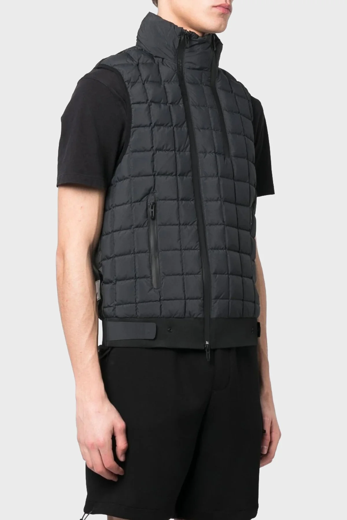 Emporio Armani Dik Yaka Kuş Tüyü Dolgulu Yalıtımlı Şişme Erkek Yelek 3R1BT2 1NSXZ 0999 SİYAH - 1