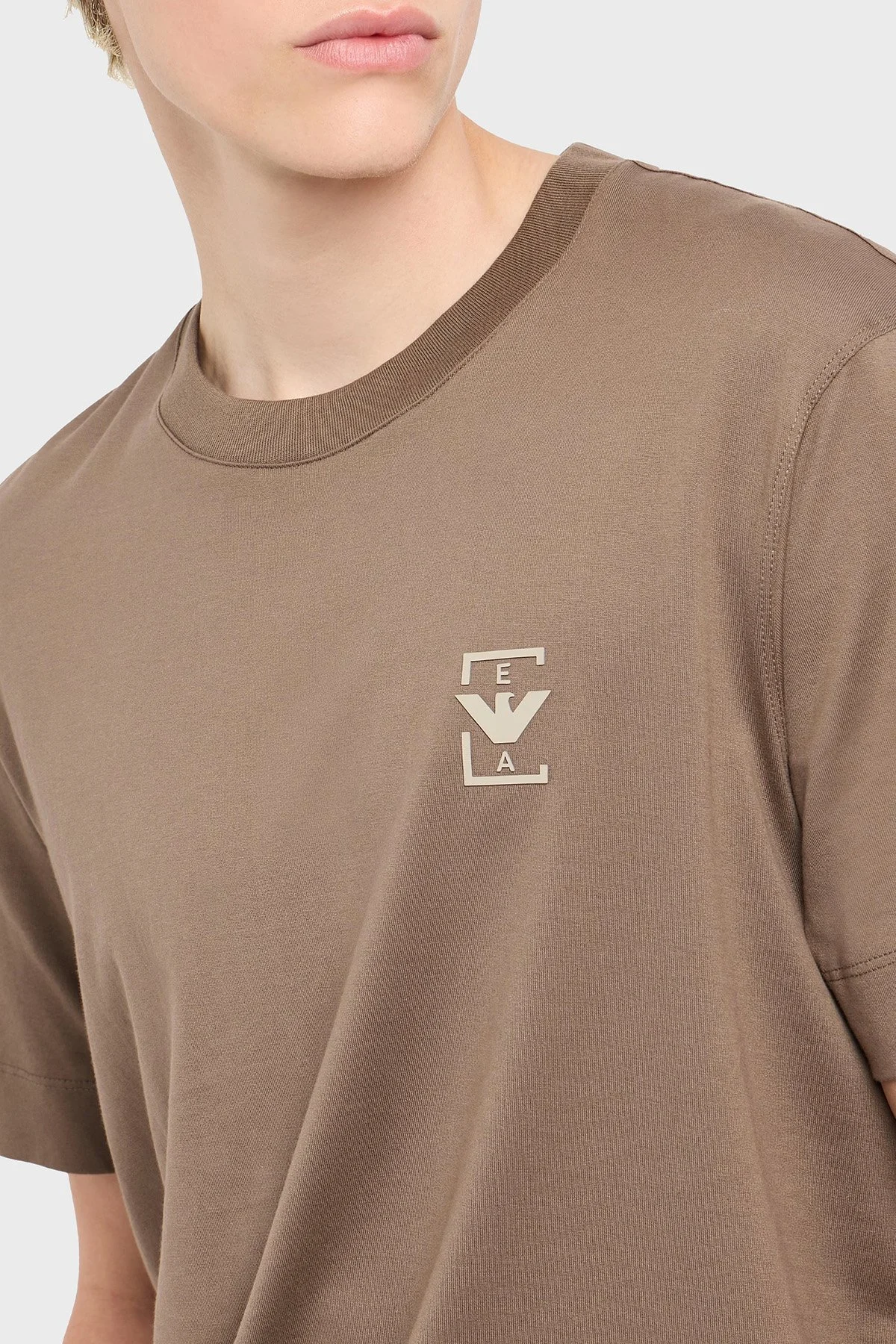 Emporio Armani Emporio Armani % 100 Pamuk Relaxed Fit Bisiklet Yaka Erkek T Shirt EM001068 AF12926 U6195 KAHVE - 4