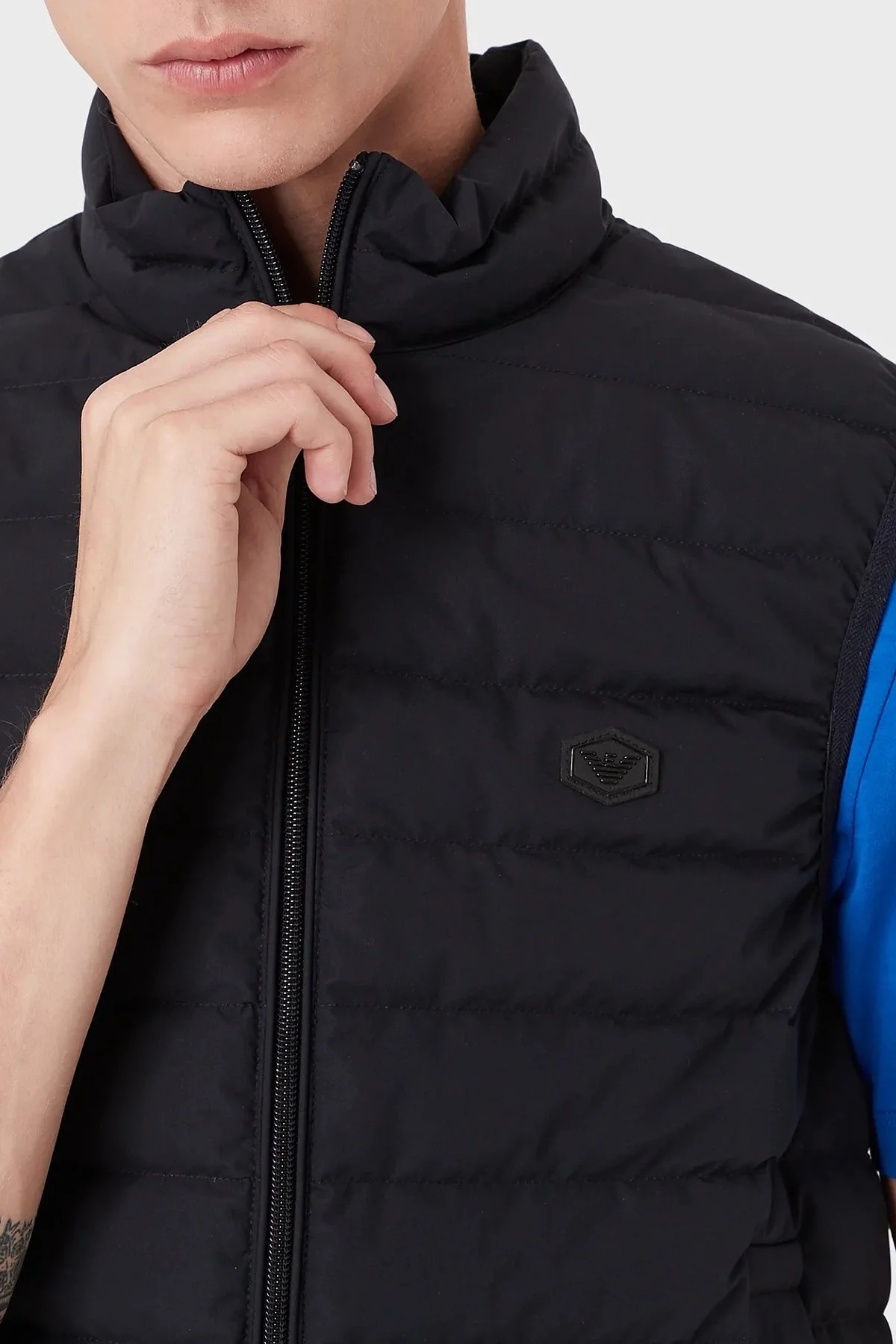 Emporio Armani Suya ve Soğuğa Karşı Dayanıklı Dik Yaka Slim Fit Şişme Erkek Yelek 8N1BQ1 1NLRZ 0920 LACİVERT - 4