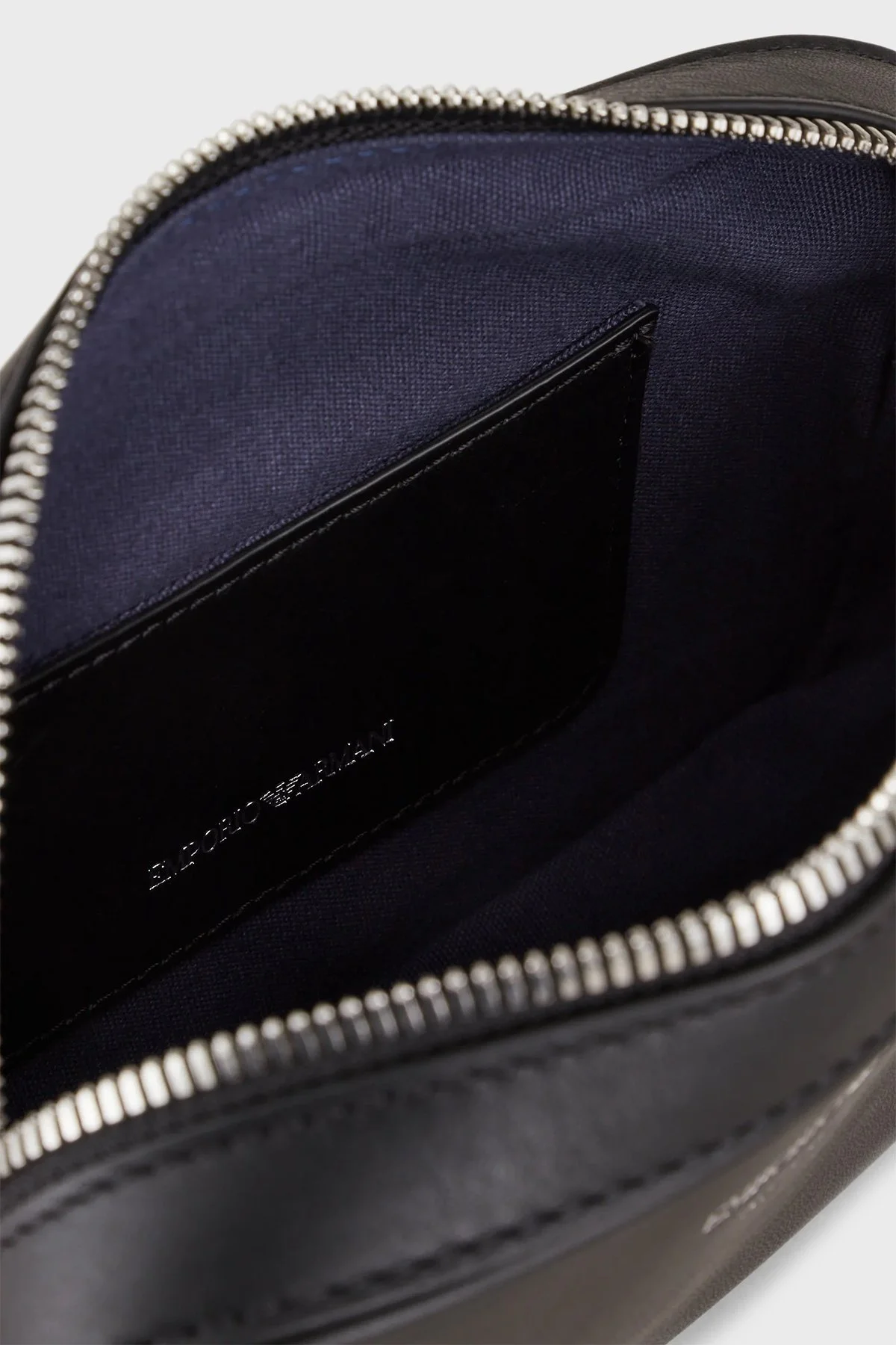 Emporio Armani Fermuarlı Çıkarılabilir Askılı Hakiki Deri Bayan Çanta Y3H276 Y478E 80001 SİYAH - 5