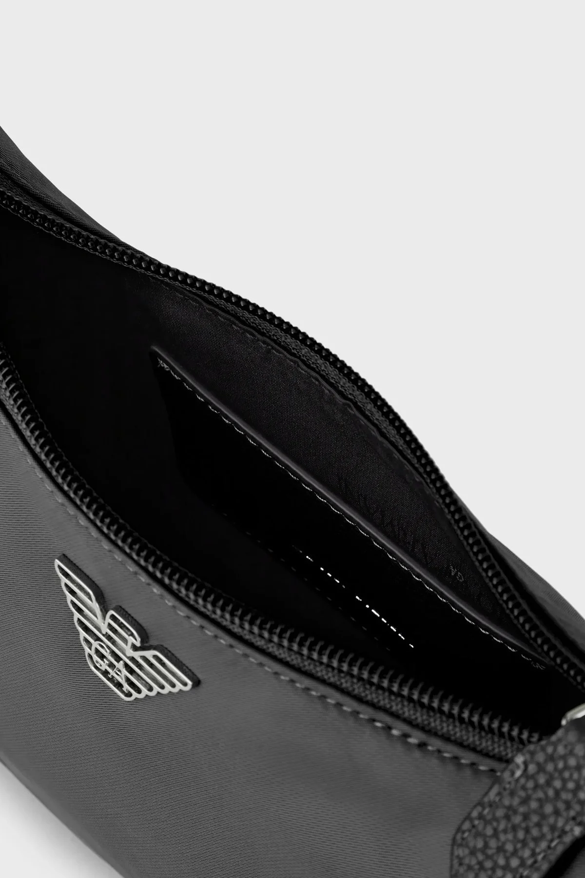 Emporio Armani Fermuarlı Çıkarılabilir Omuz Askılı Bayan Çanta Y3H293 YVL7E 80001 SİYAH - 5