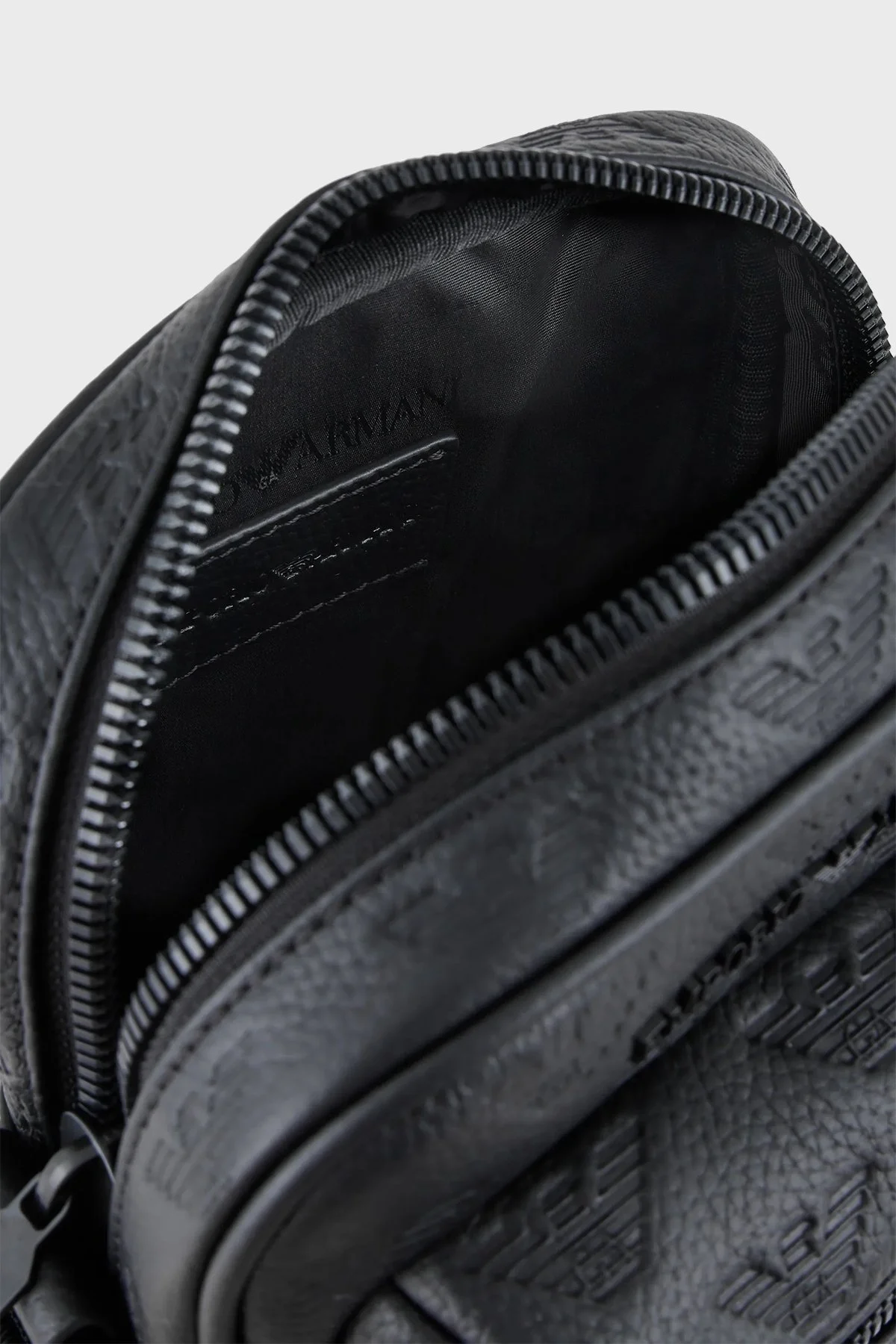 Emporio Armani Hakiki Deri Ayarlanabilir Omuz Askılı Erkek Çanta Y4M398 Y142V 81072 SİYAH - 4