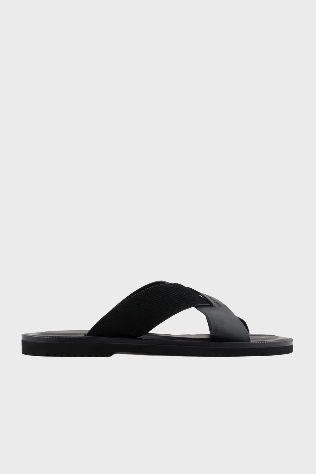 Emporio Armani Hakiki Deri ve Süet Detaylı Çapraz Çift Bantlı Erkek Terlik X4P124 XR340 K001 SİYAH - 7