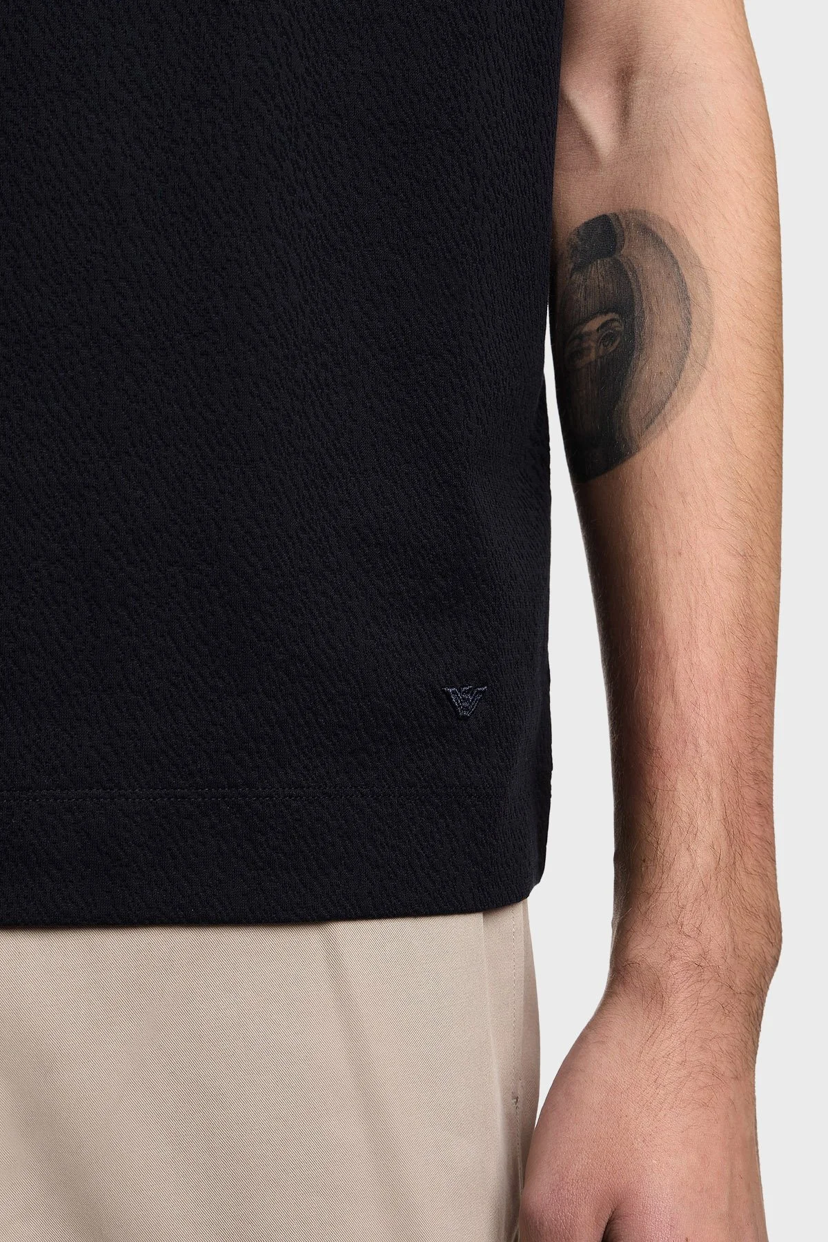 Emporio Armani İpek Karışımlı Jakarlı Regular Fit Bisiklet Yaka Erkek T Shirt EM004917 AF23458 FB452 LACİVERT - 4