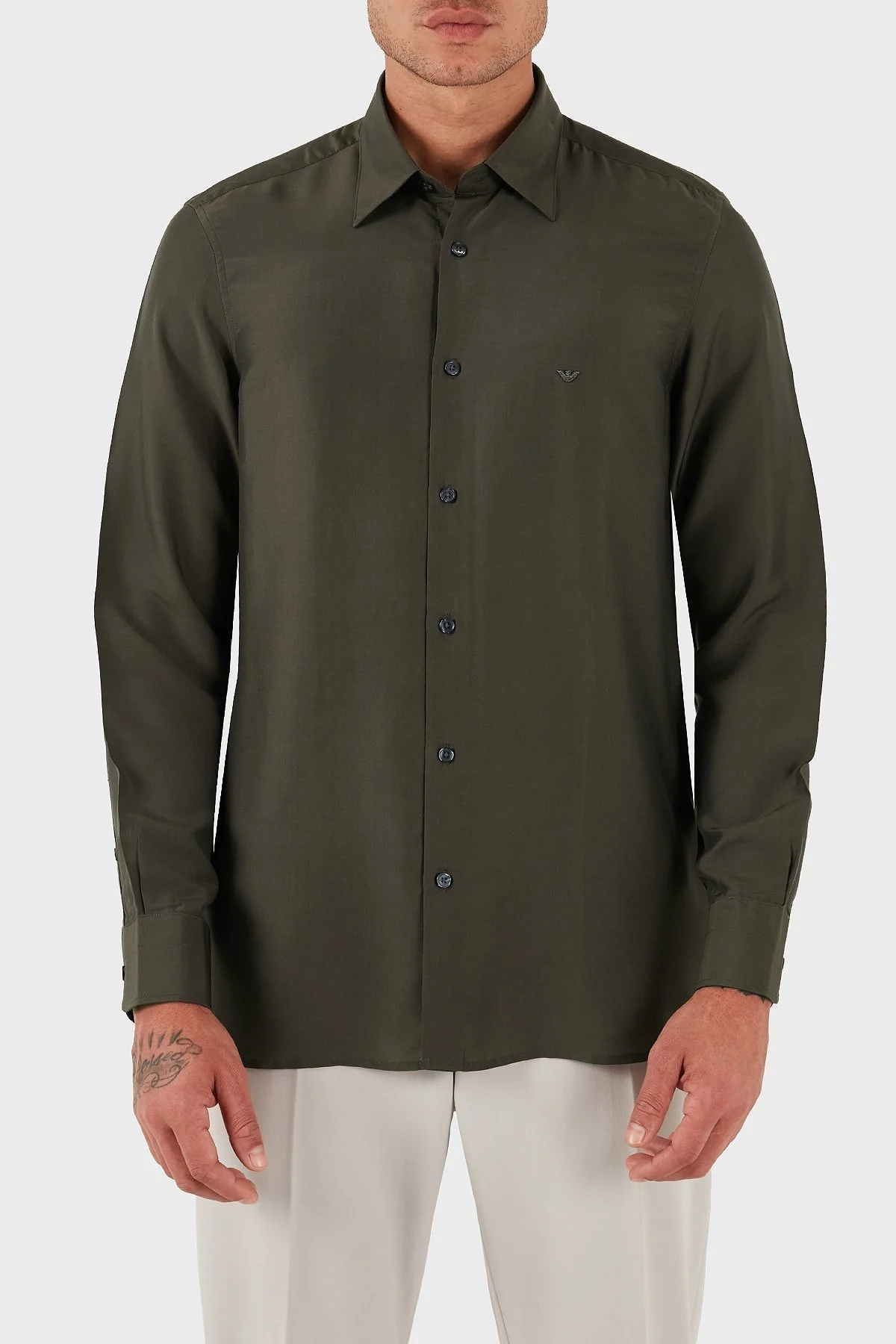 Emporio Armani İpek Karışımlı Regular Fit Klasik Yaka Erkek Gömlek EM001537 AF17293 U8120 HAKİ - 1