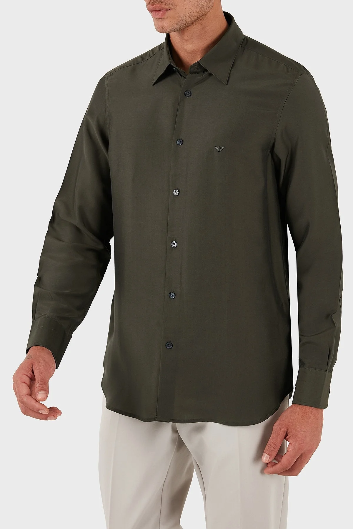 Emporio Armani İpek Karışımlı Regular Fit Klasik Yaka Erkek Gömlek EM001537 AF17293 U8120 HAKİ - 3