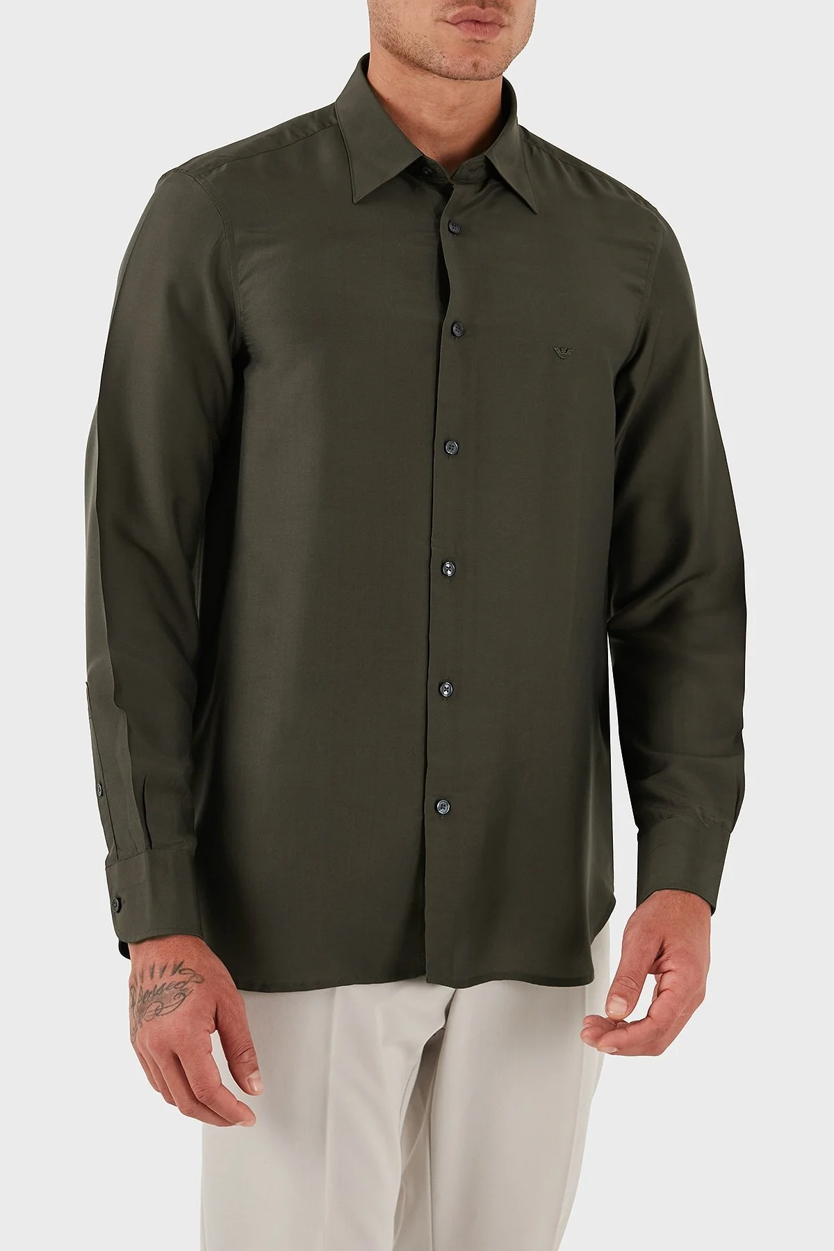 Emporio Armani İpek Karışımlı Regular Fit Klasik Yaka Erkek Gömlek EM001537 AF17293 U8120 HAKİ - 4
