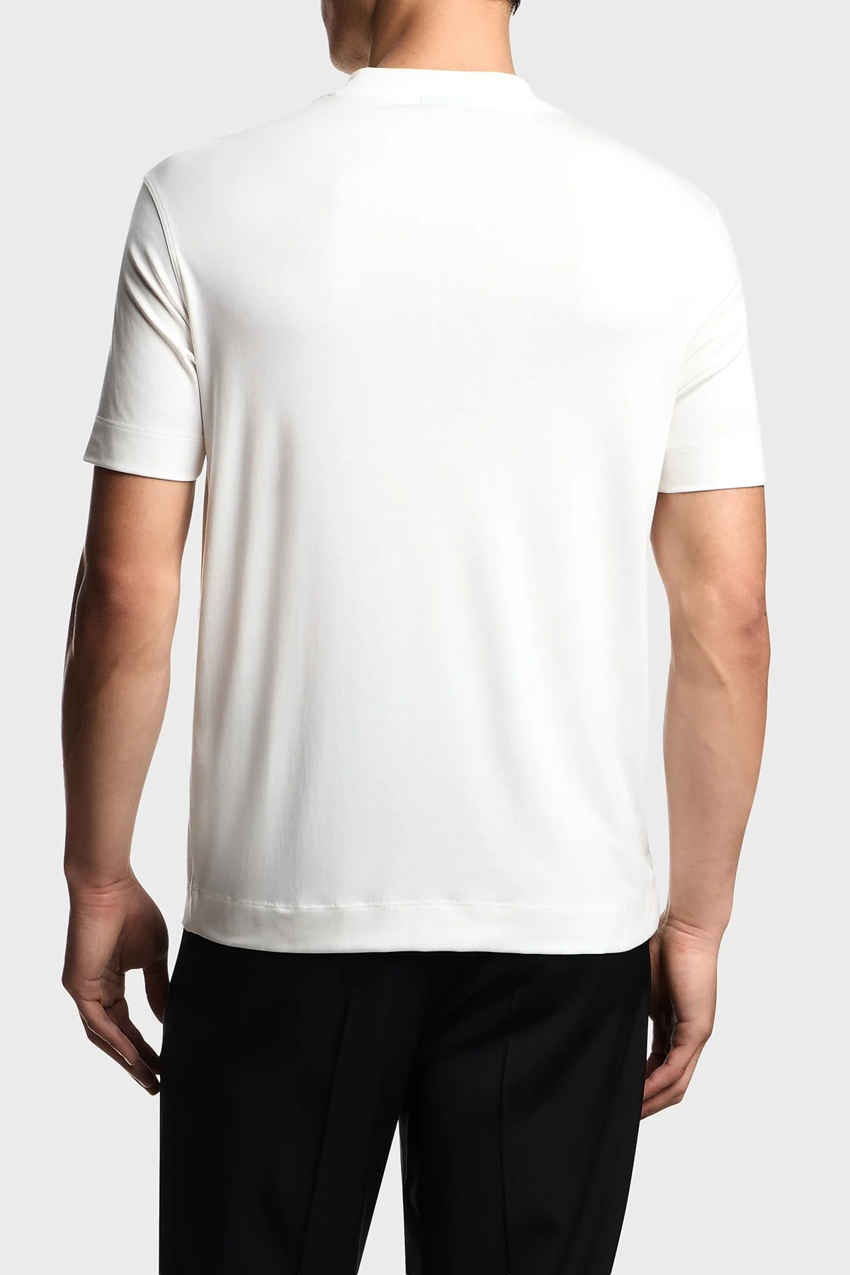Emporio Armani İpek Karışımlı Regular Fit V Yaka Jarse Erkek T Shirt EM003465 AF13721 U0003 EKRU - 3