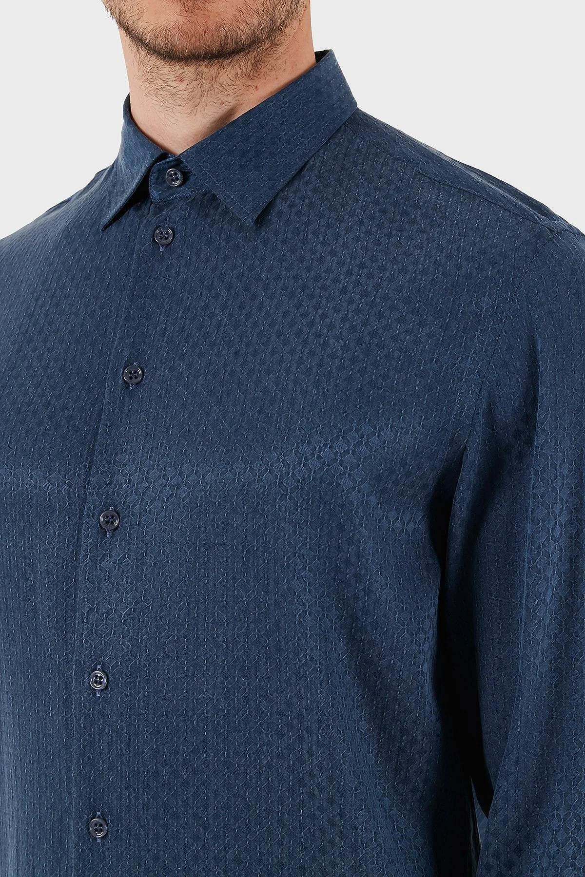 Emporio Armani İpek ve Pamuk Karışımlı Regular Fit Kendinden Desenli Erkek Gömlek EM000081 AF15434 UB068 LACİVERT - 14