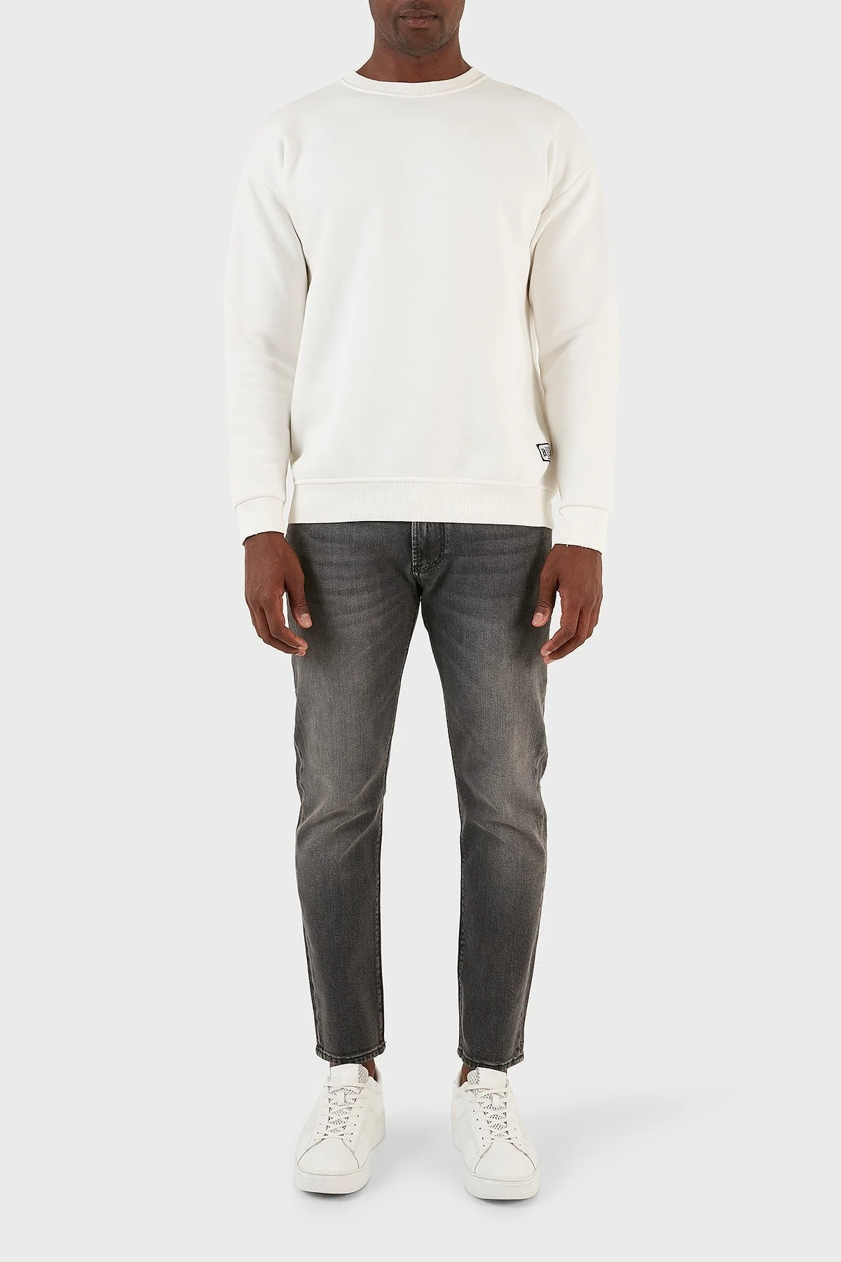 Emporio Armani J06 Pamuklu Düşük Bel Slim Fit Dar Paça Jeans Erkek Kot Pantolon 6R1J06 1D05Z 0006 SİYAH - 1