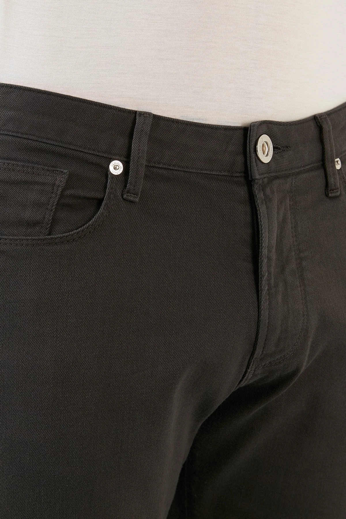 Emporio Armani J06 Pamuklu Normal Bel Slim Fit Dar Paça Jeans Erkek Kot Pantolon 3L1J06 1N4RZ 0558 HAKİ - 4