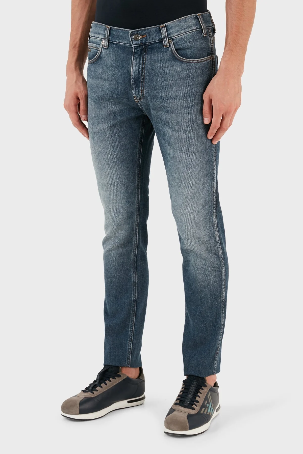 Emporio Armani J16 Pamuklu Logo Detaylı Dar Paça Slim Fit Jeans Erkek Kot Pantolon 6R1J16 1DL7Z 0942 LACİVERT - 1