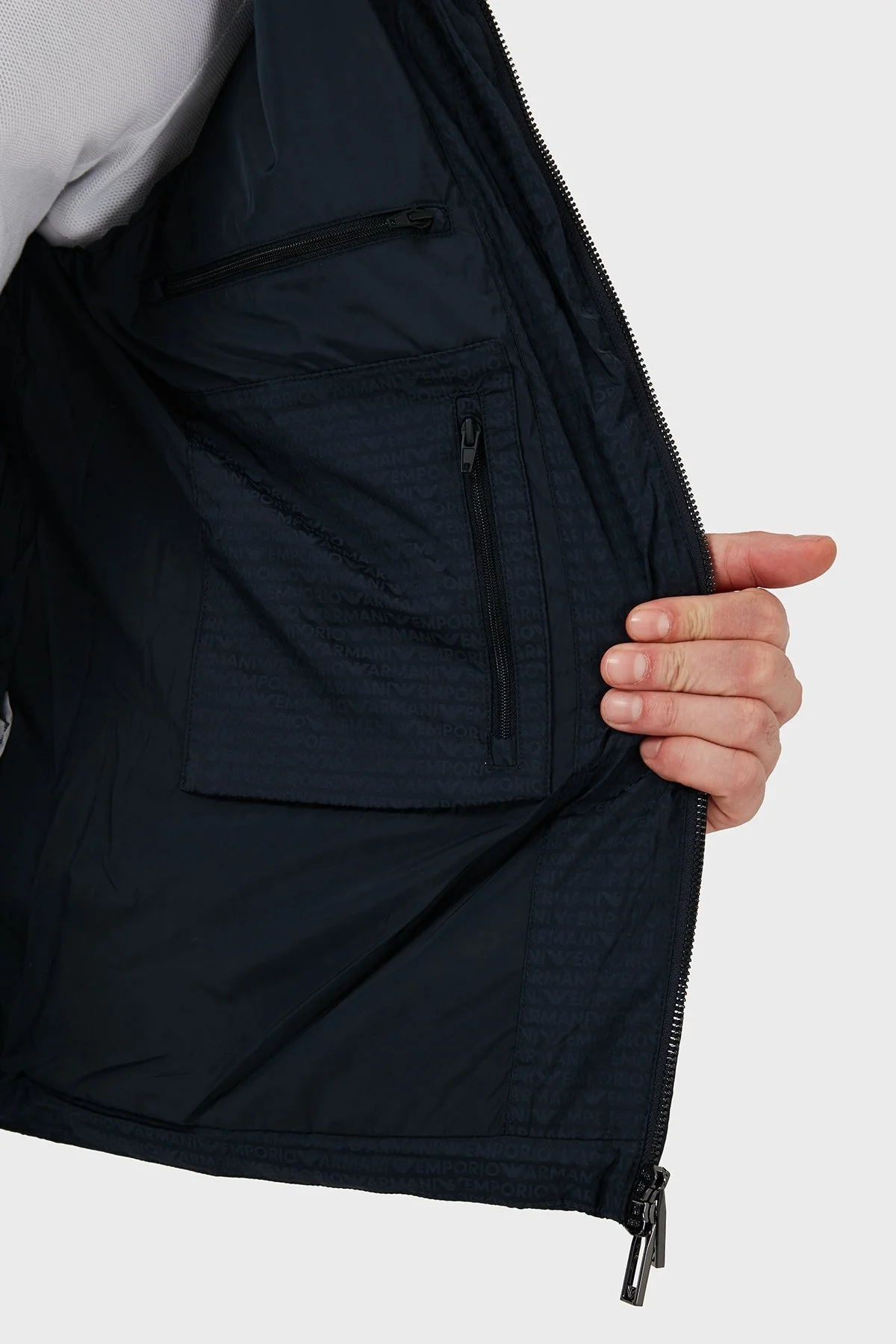 Emporio Armani Jakarlı Dolgulu Regular Fit Kapüşonlu Erkek Mont 6D1B64 1NNXZ 0920 LACİVERT - 5