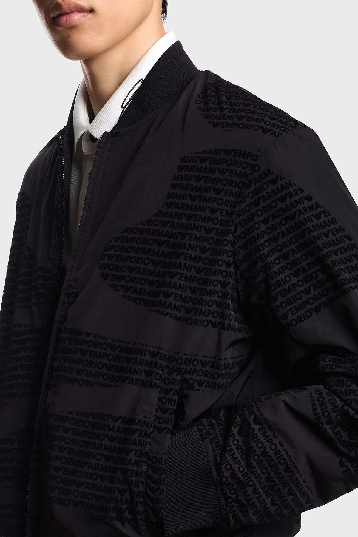 Emporio Armani Jakarlı Logo Baskılı Regular Fit Kolej Yaka Çift Taraflı Erkek Mont EM003783 AF19870 FC252 SİYAH - 5