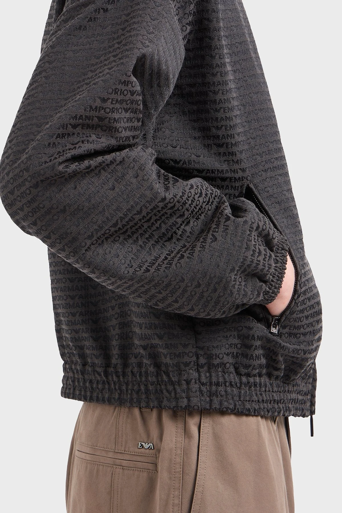 Emporio Armani Jakarlı Logo Baskılı Regular Fit Pamuklu Dik Yaka Erkek Mont EM001002 AF13688 U8168 SİYAH - 4